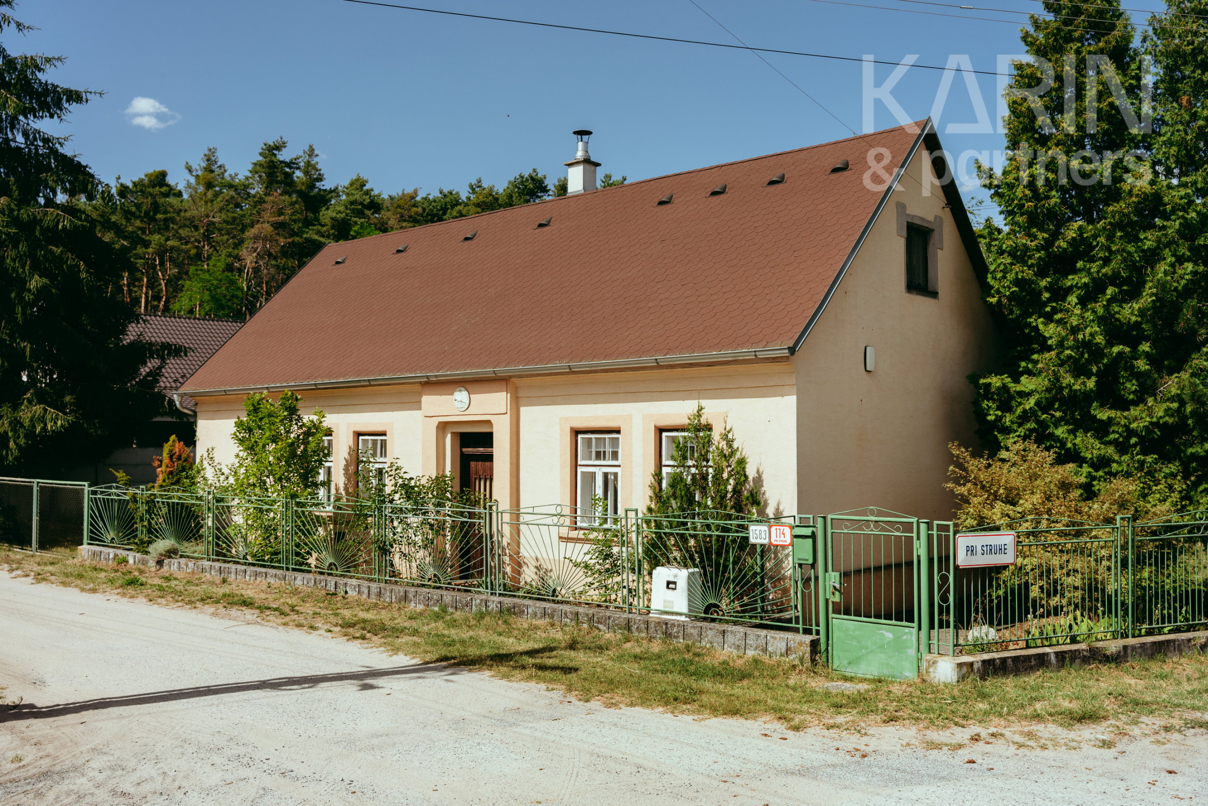 5i rodinný dom/chalupa pri borovicovom lese v obci Borský Mikuláš