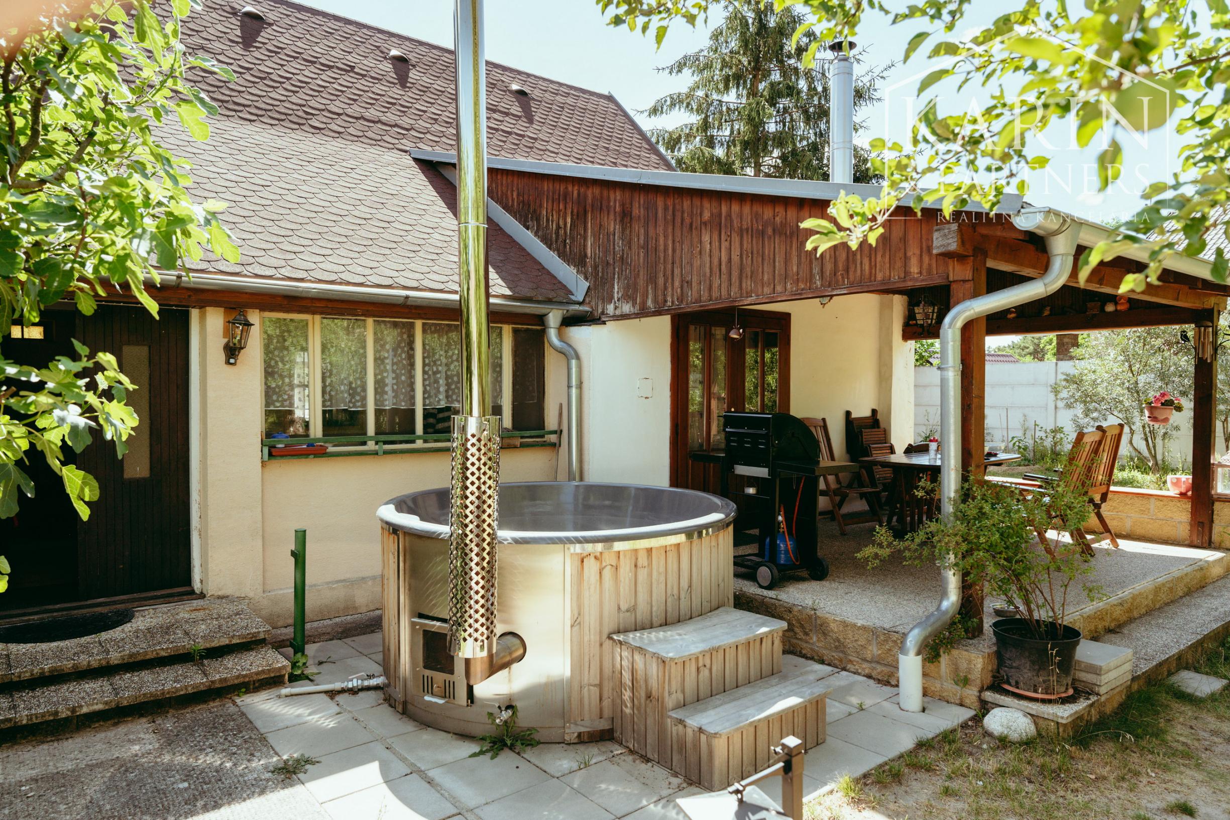 5i rodinný dom/chalupa pri borovicovom lese v obci Borský Mikuláš