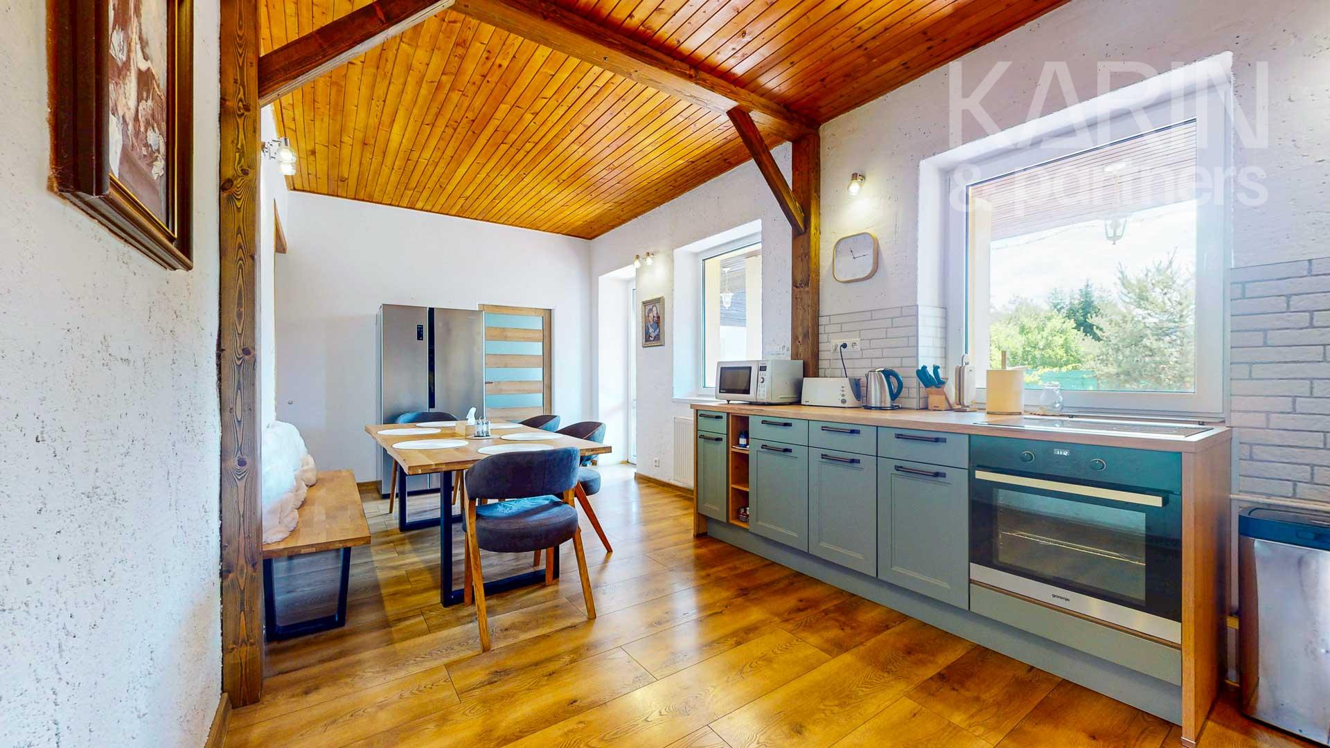 Kompletne zrekonštruovaný 6-izbový rodinný dom s garážou v tichej uličke priamo v tesnej blízkosti centra Zvolena
