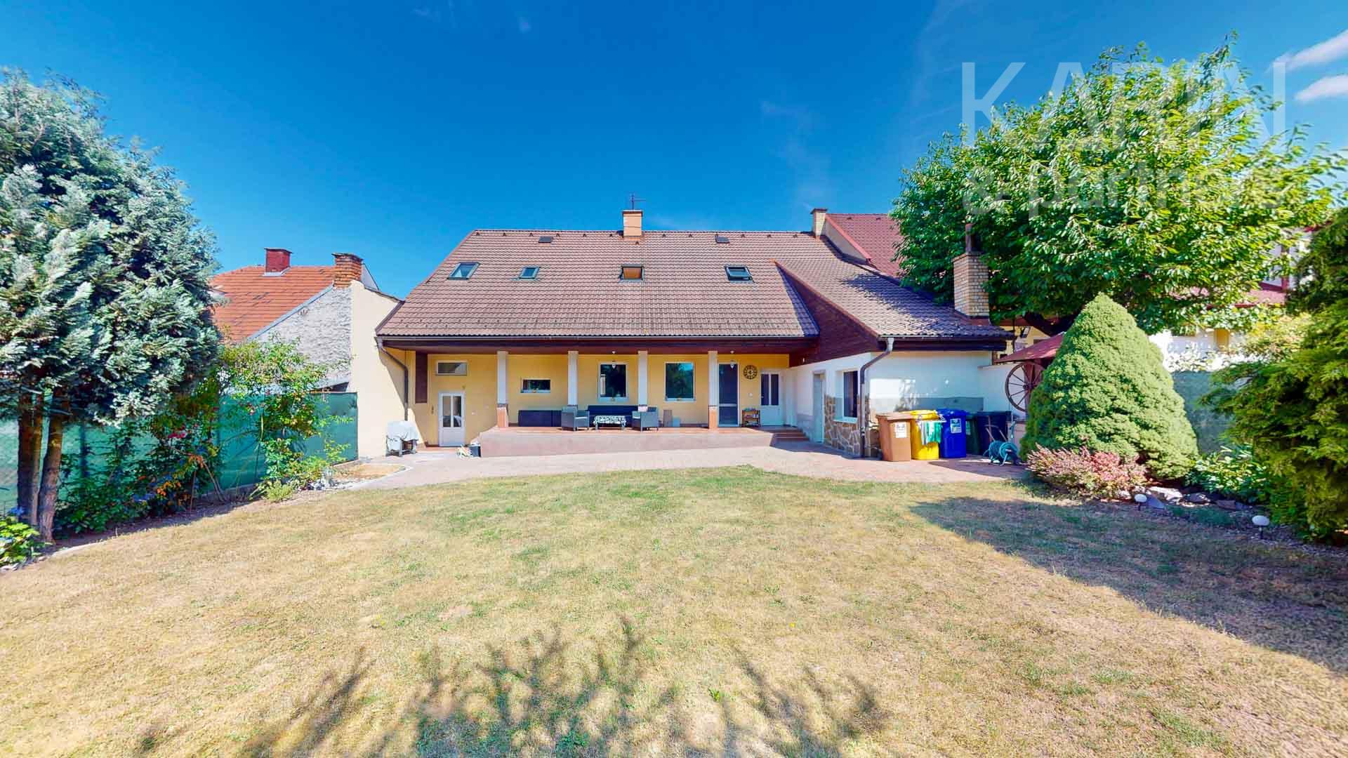 Kompletne zrekonštruovaný 6-izbový rodinný dom s garážou v tichej uličke priamo v tesnej blízkosti centra Zvolena