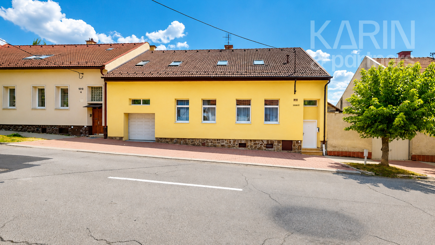 Kompletne zrekonštruovaný 6-izbový rodinný dom s garážou v tichej uličke priamo v tesnej blízkosti centra Zvolena