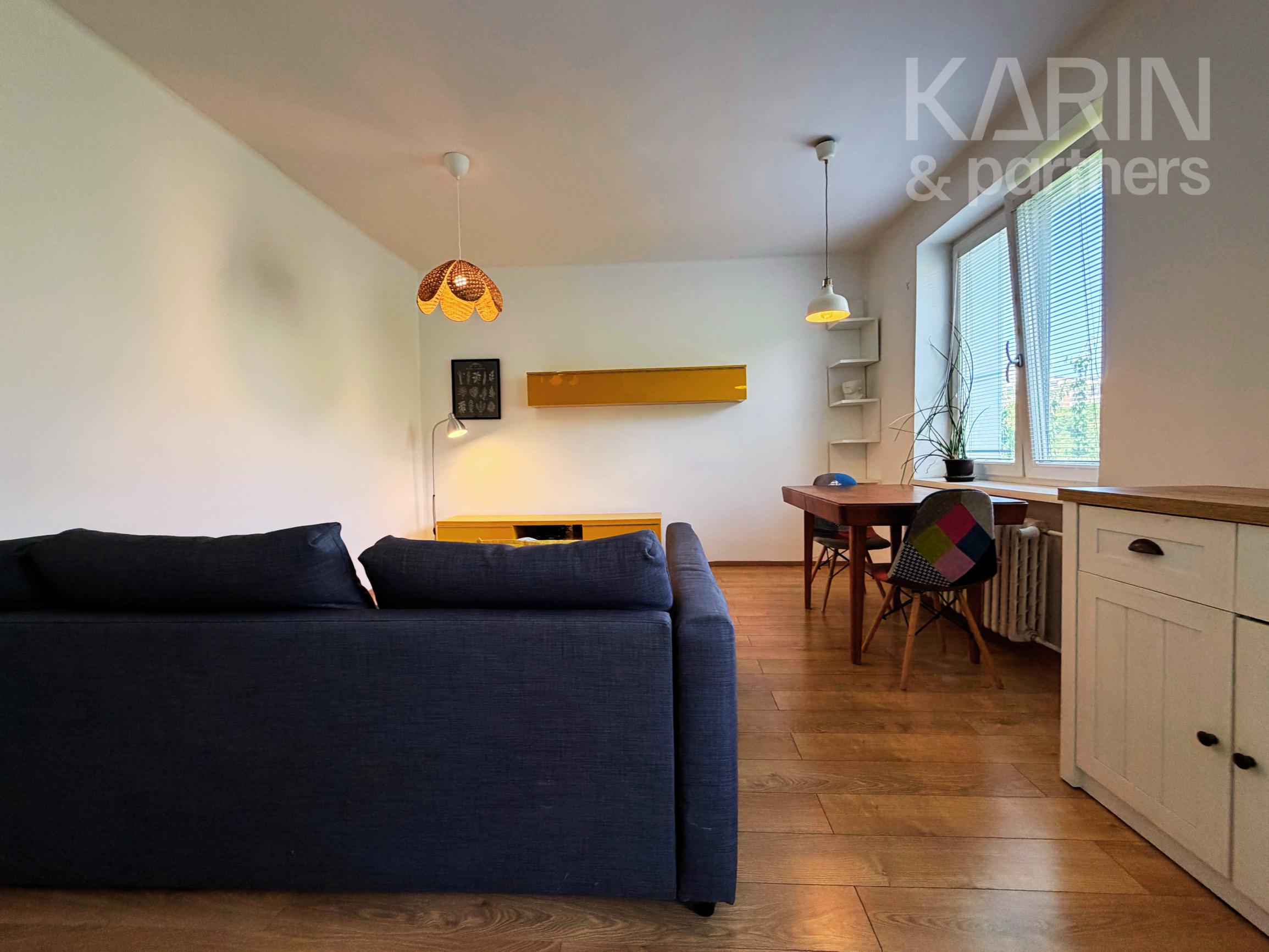 PRIESTRANNÝ ZARIADENÝ 2I BYT S BALKÓNOM A ŠATNÍKOM PRI RAČIANSKOM MÝTE