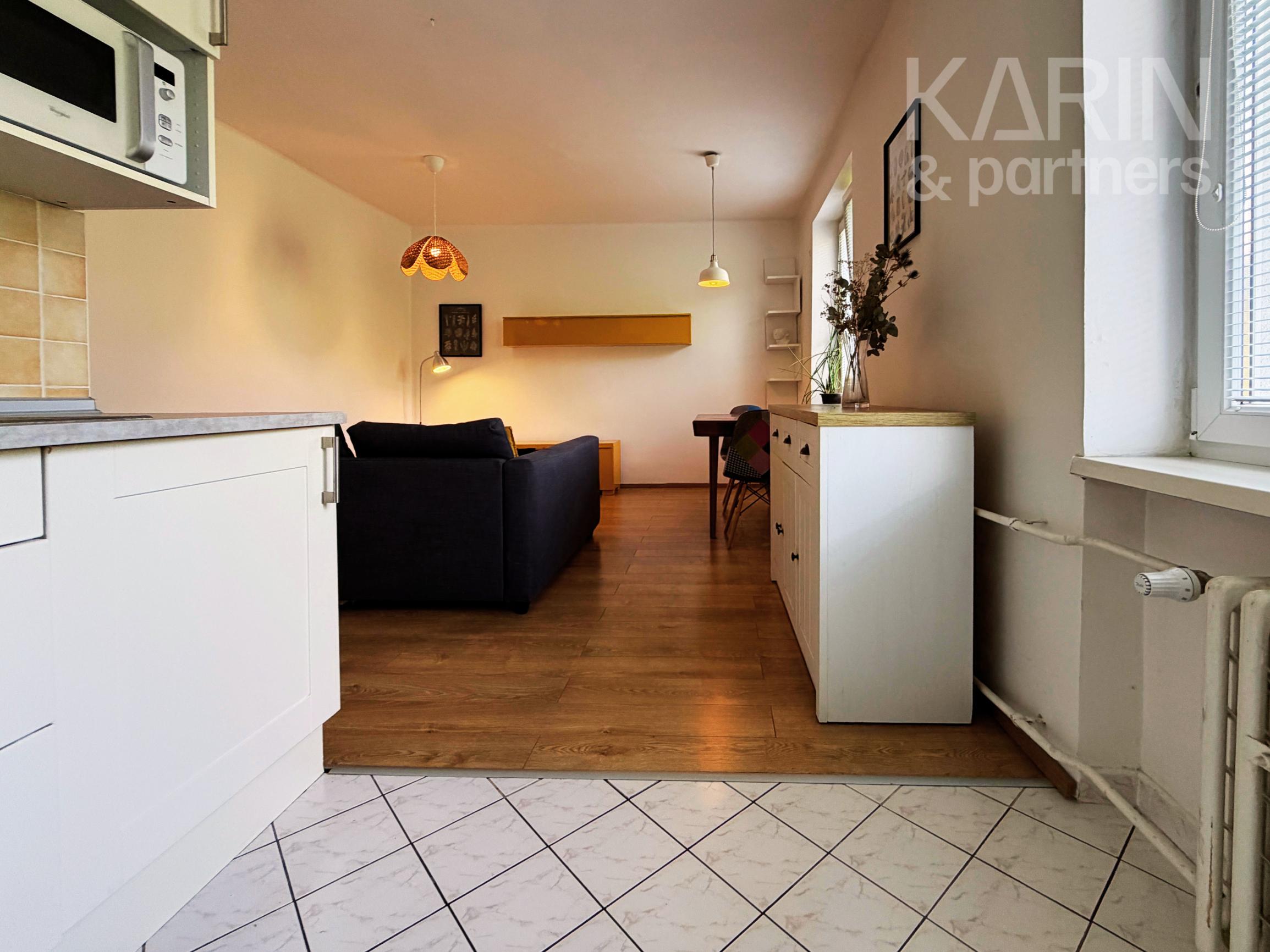 PRIESTRANNÝ ZARIADENÝ 2I BYT S BALKÓNOM A ŠATNÍKOM PRI RAČIANSKOM MÝTE