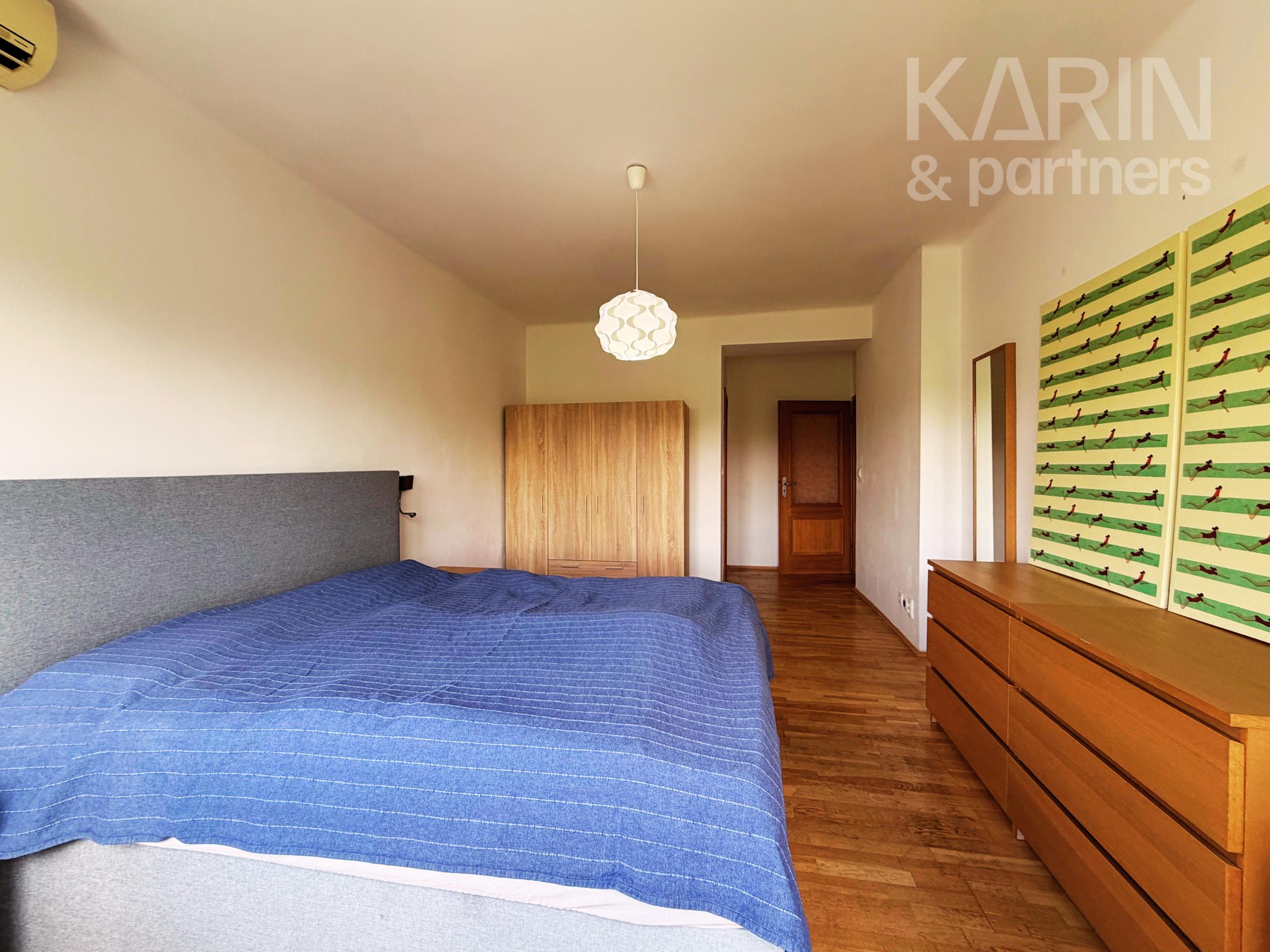 PRIESTRANNÝ ZARIADENÝ 2I BYT S BALKÓNOM A ŠATNÍKOM PRI RAČIANSKOM MÝTE