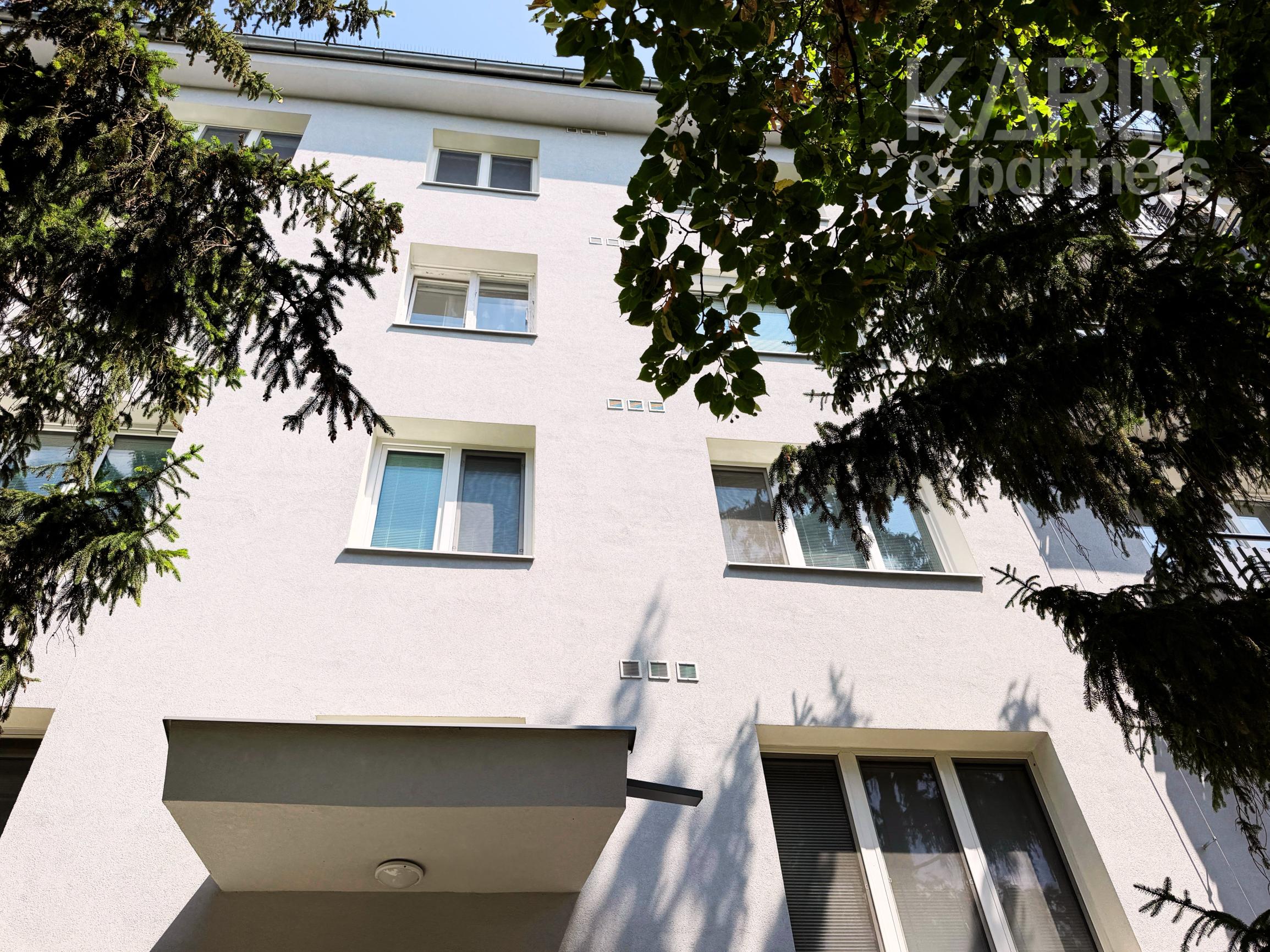 PRIESTRANNÝ ZARIADENÝ 2I BYT S BALKÓNOM A ŠATNÍKOM PRI RAČIANSKOM MÝTE