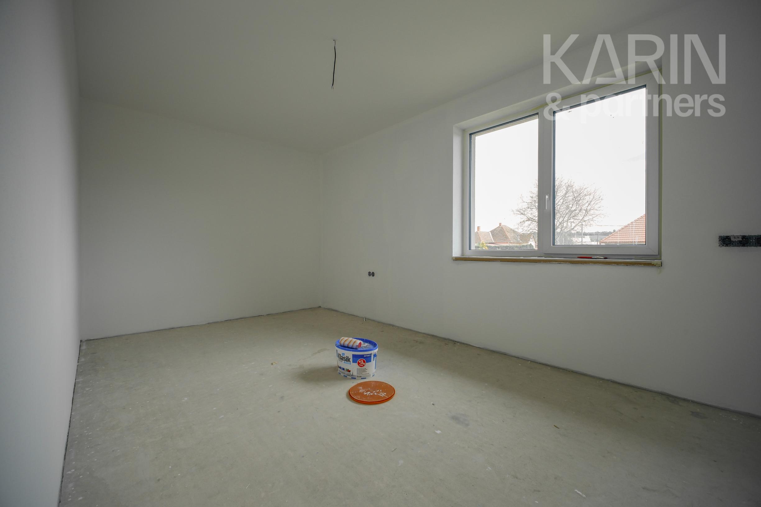 Luxusný 6i dom s bazénom a zapusteným sedením