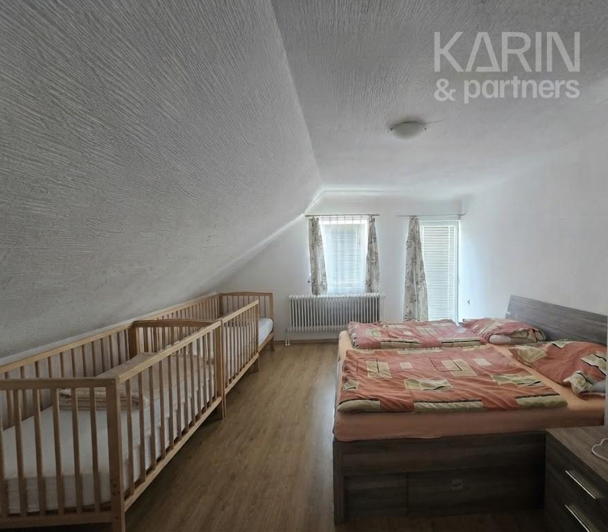 VÝNIMOČNÝ RODINNÝ DOM S BAZÉNOM A NÁDHERNOU ZÁHRADOU V DUNAKILITI – MAĎARSKO