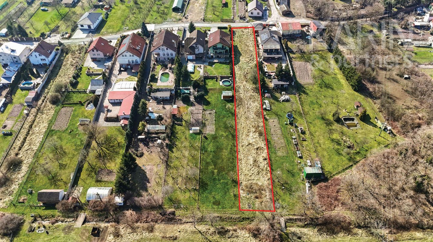 Stavebný pozemok s rozlohou 1758 m² v krásnej obci Lošonec.