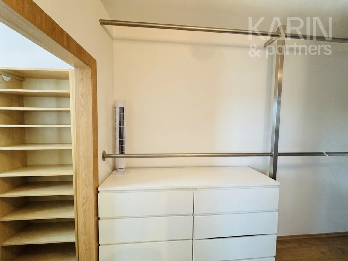 KOMPLETNE ZARIADENÝ 3-IZBOVÝ BYT, HOLÍČ – KOLLÁROVA