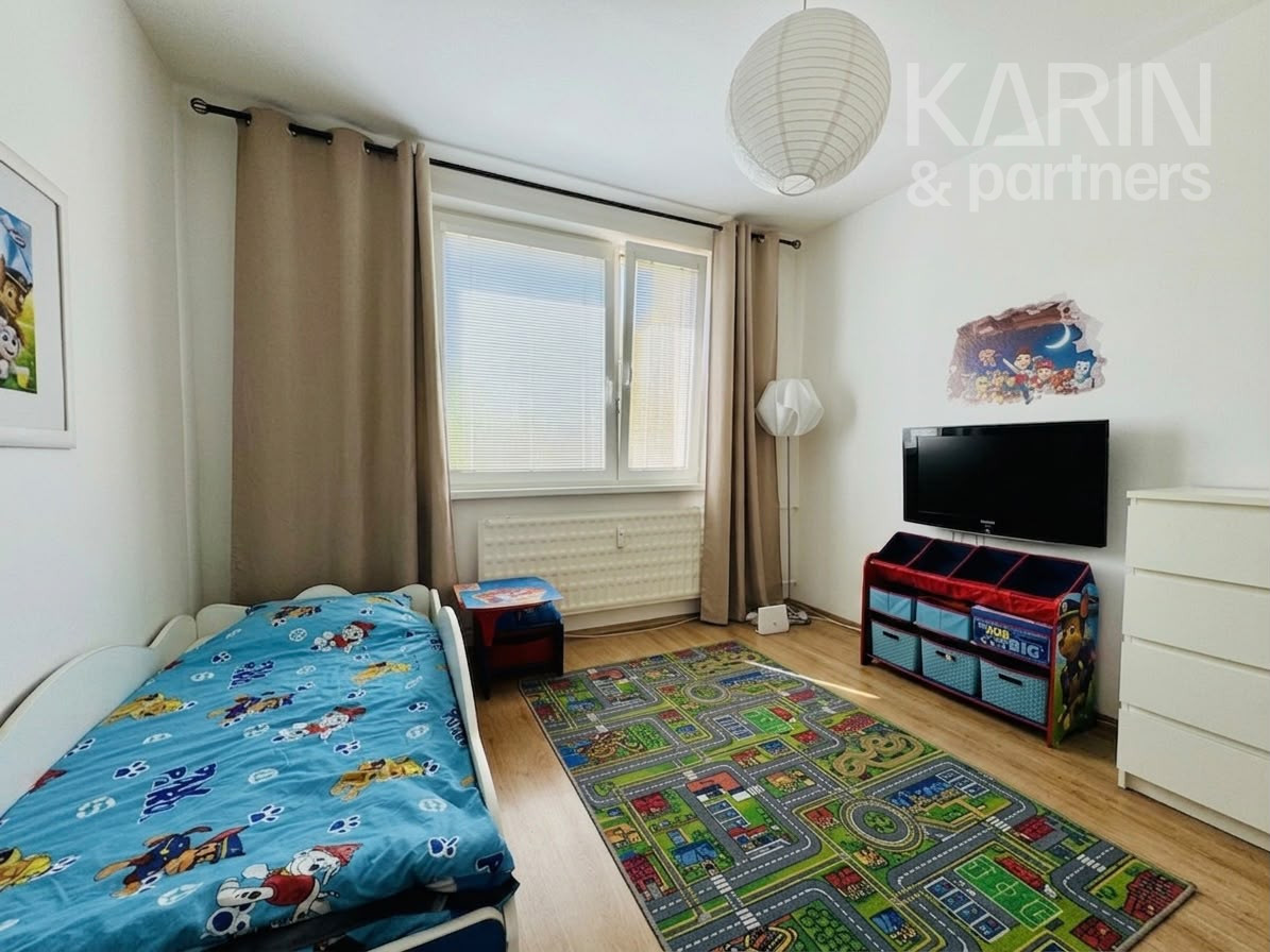KOMPLETNE ZARIADENÝ 3-IZBOVÝ BYT, HOLÍČ – KOLLÁROVA