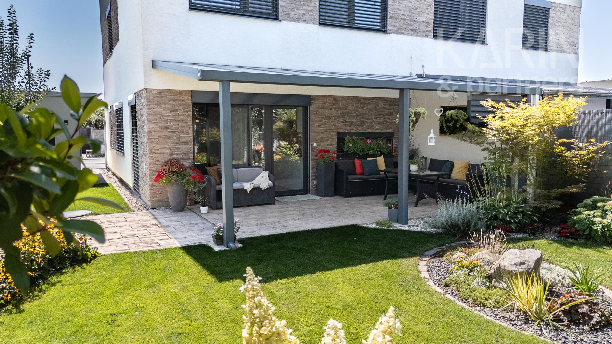 MODERNÝ 4I RODINNÝ DOM S OČARUJÚCOU ZÁHRADOU | ROVINKA RESIDENCE