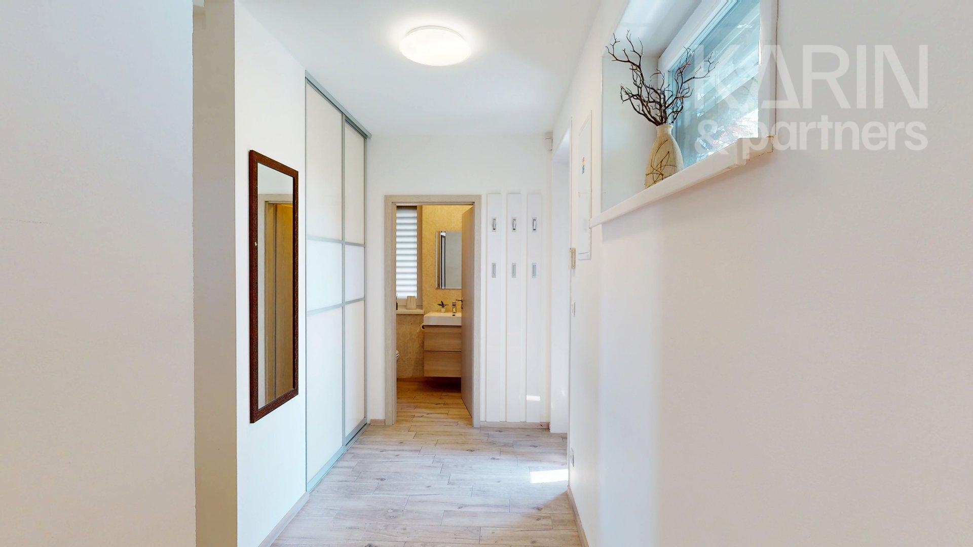 MODERNÝ 4I RODINNÝ DOM S OČARUJÚCOU ZÁHRADOU | ROVINKA RESIDENCE