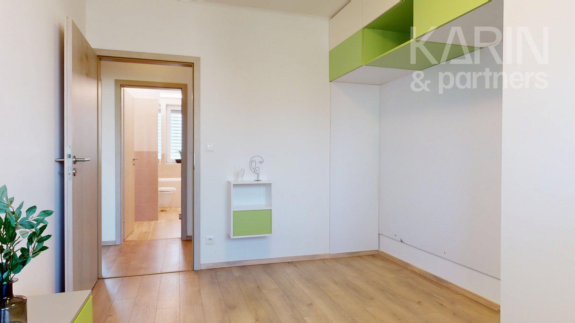 MODERNÝ 4I RODINNÝ DOM S OČARUJÚCOU ZÁHRADOU | ROVINKA RESIDENCE