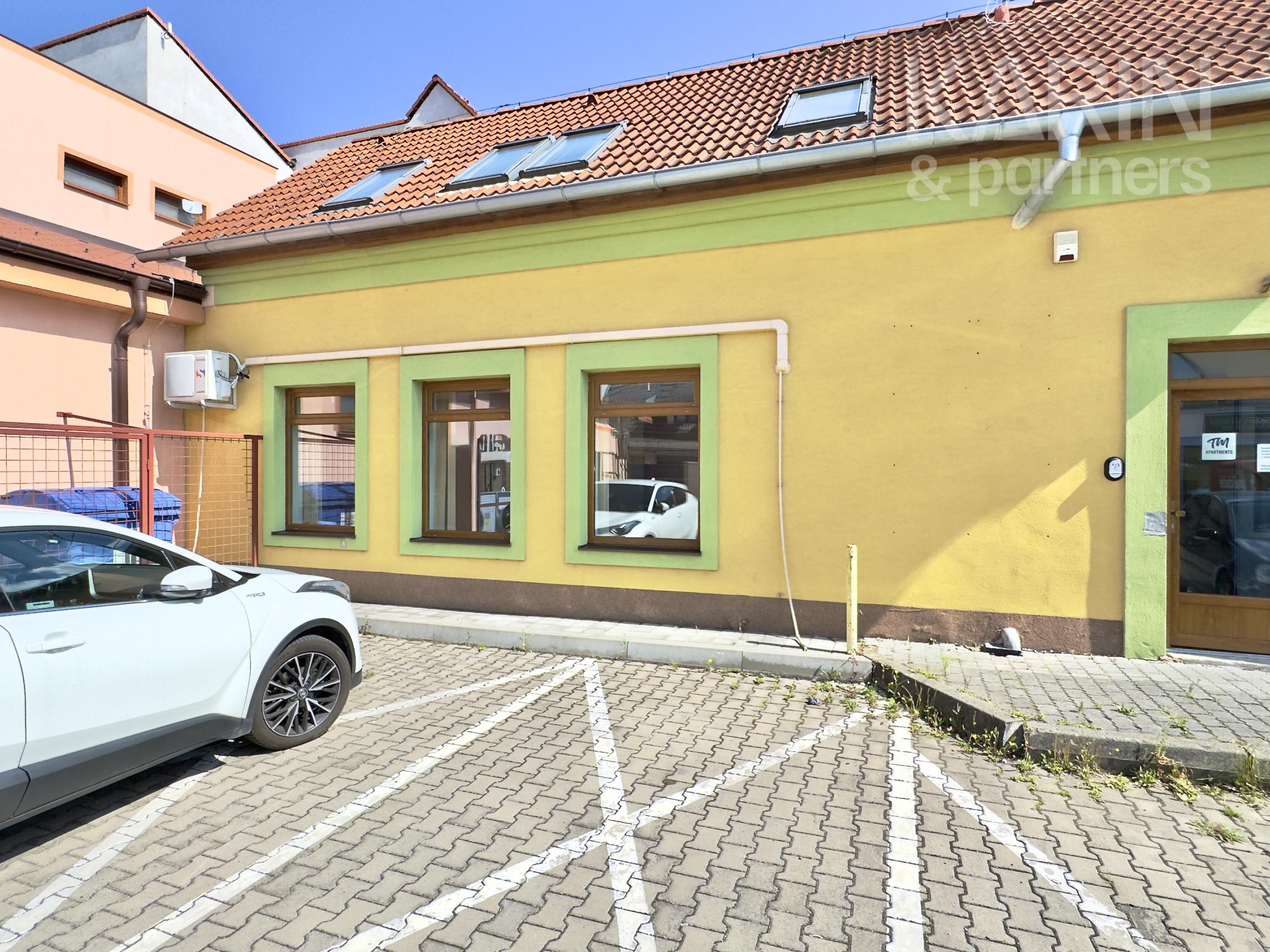 Prízemný priestor / kancelária na prenájom v centre Skalice – Pivovarská ulica