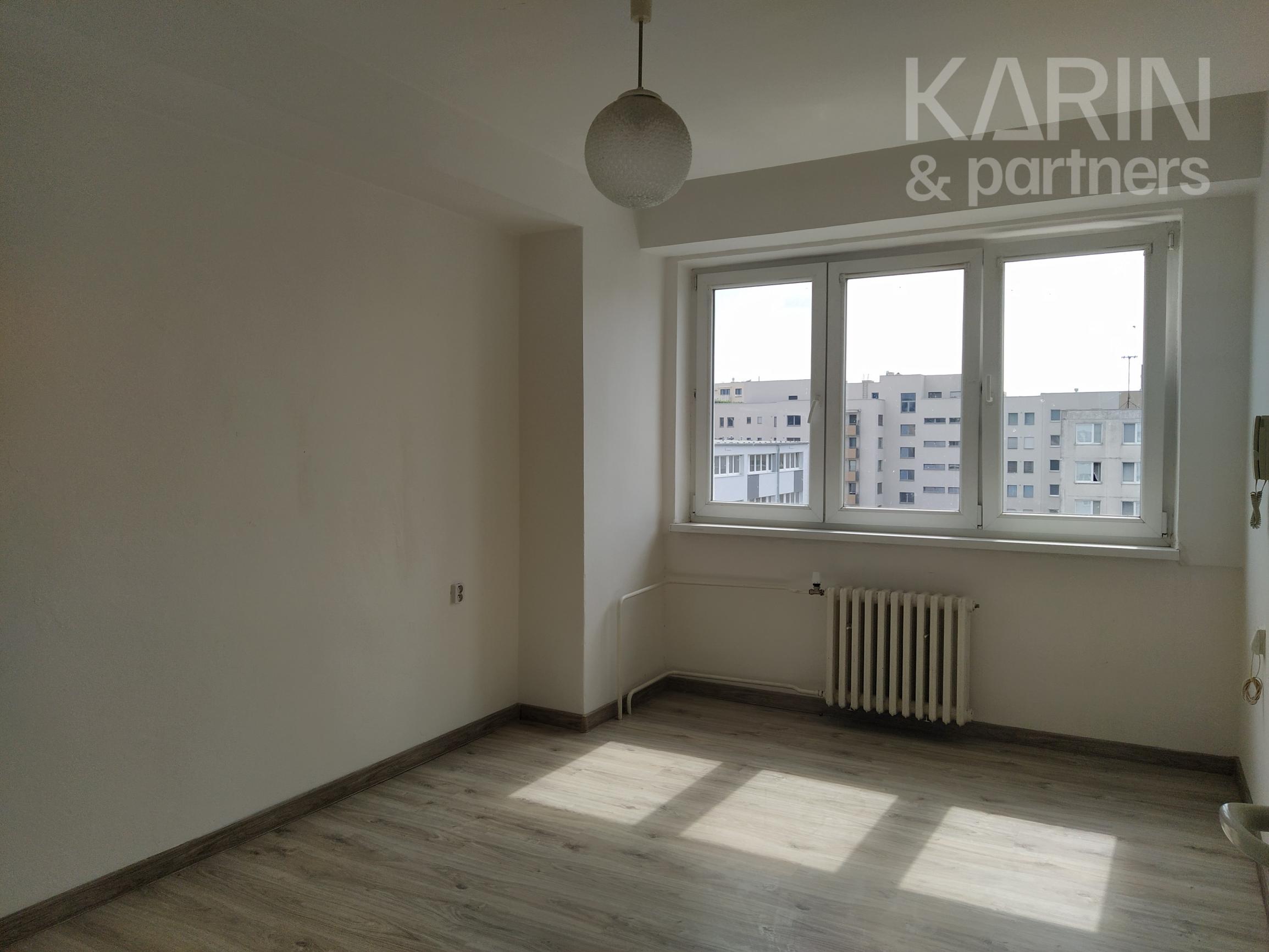 LEN: 210.-€/ mesiac prenájom kancelária/ viacúčelová miestnosť 20,3m2 s umývadlom! + parkovanie, Bulharská ul., BA II., Trnávka