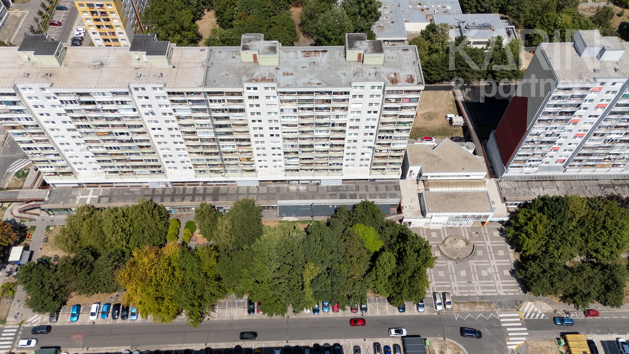 Priestranný 3i byt na začiatku Petržalky