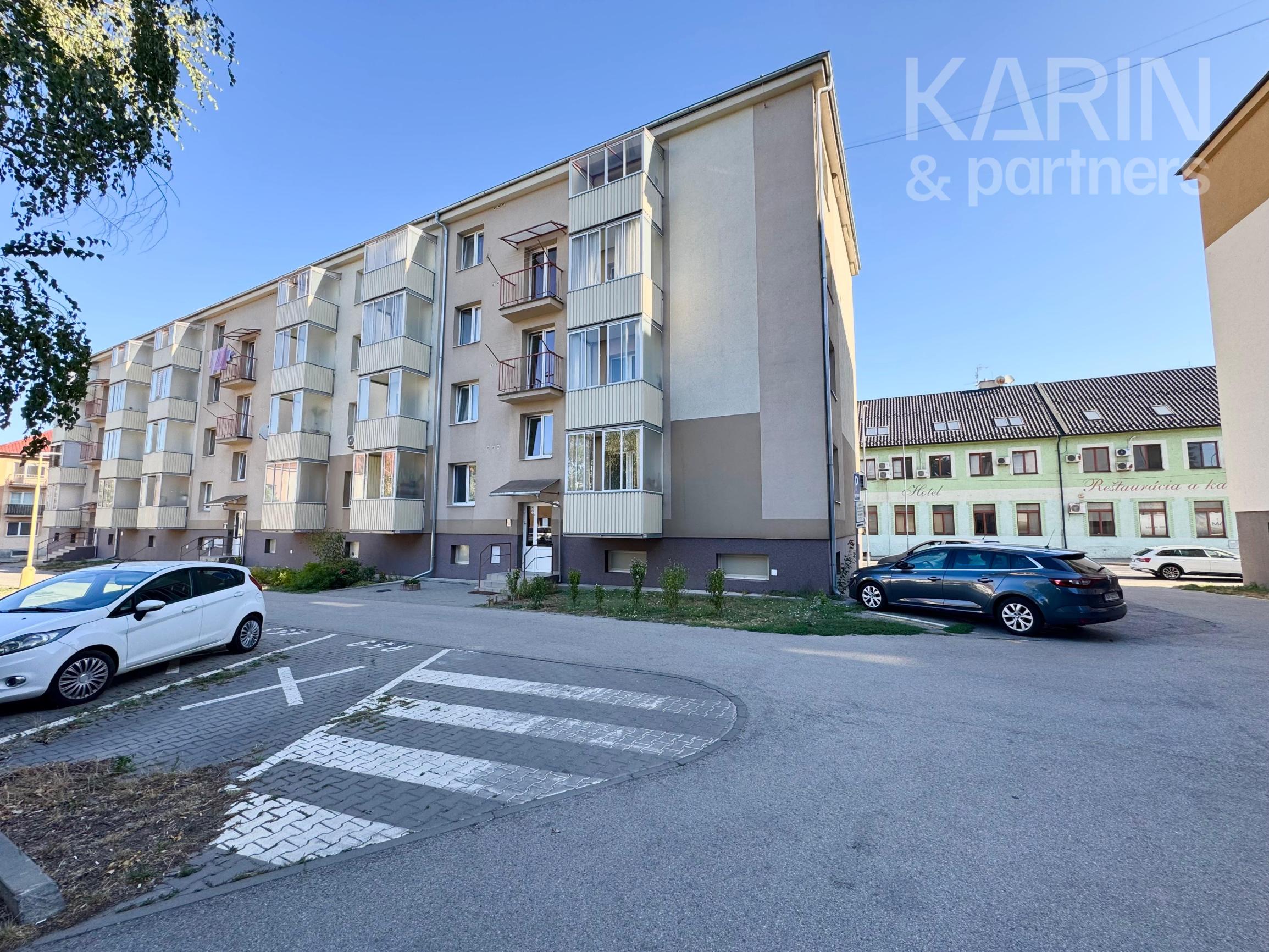 ZARIADENÝ 3i BYT S BALKÓNOM A KLÍMOU, HOLÍČ