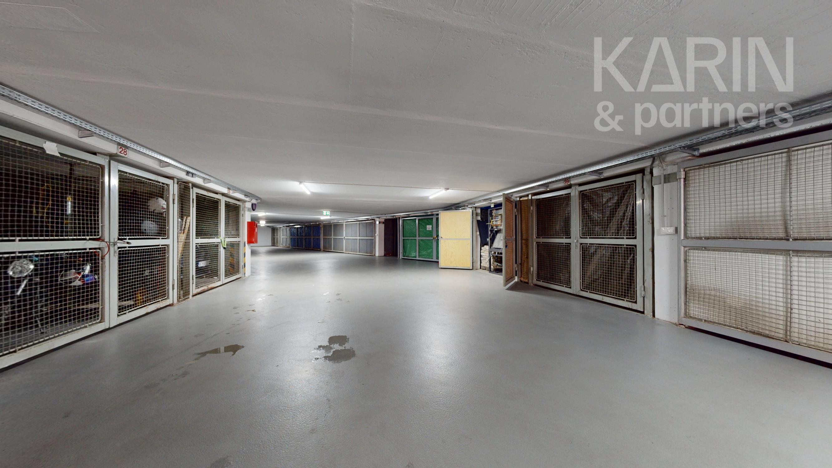 SAMOSTATNÁ GARÁŽ V GARÁŽOVOM DOME | FERDIŠA KOSTKU | KARLOVA VES