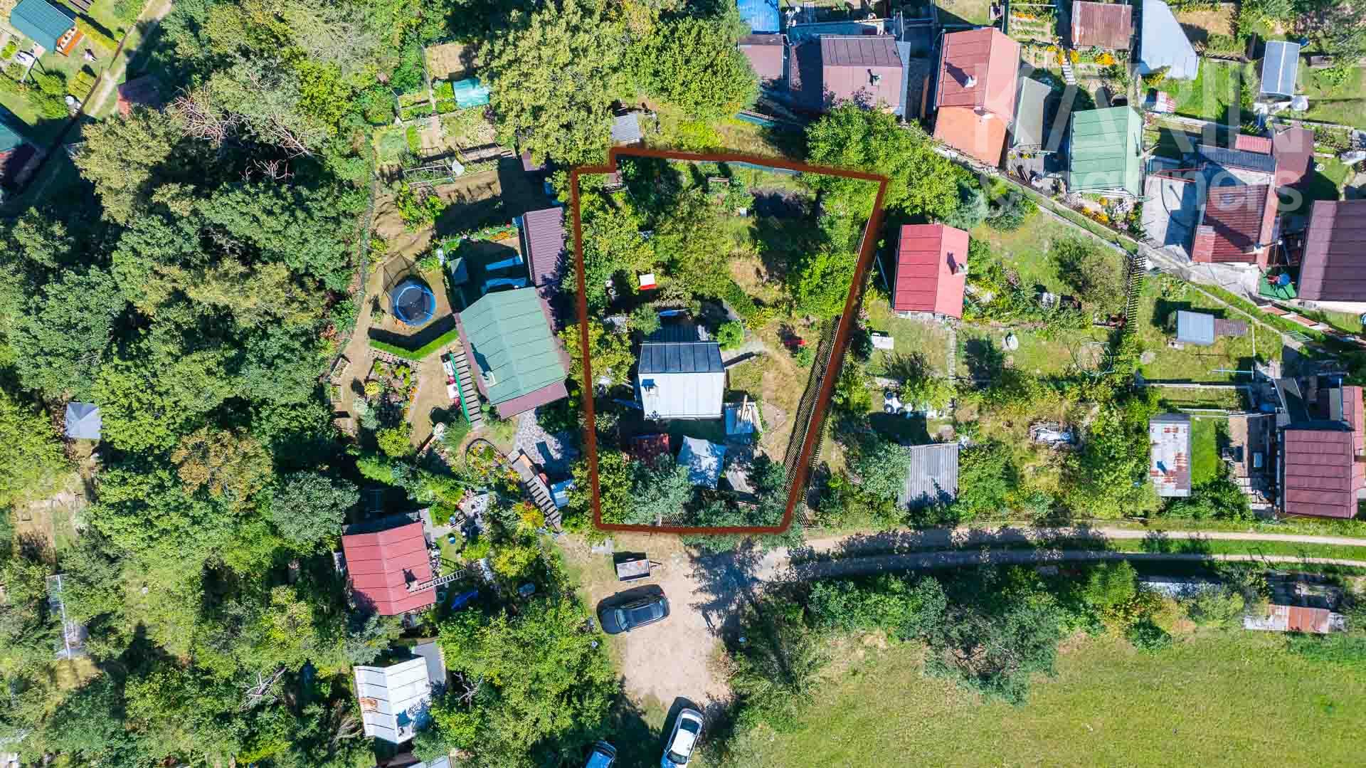 Rekreačná 3-podlažná chata v TOP stave s upraveným pozemkom a panoramatickým výhľadom, Brezno