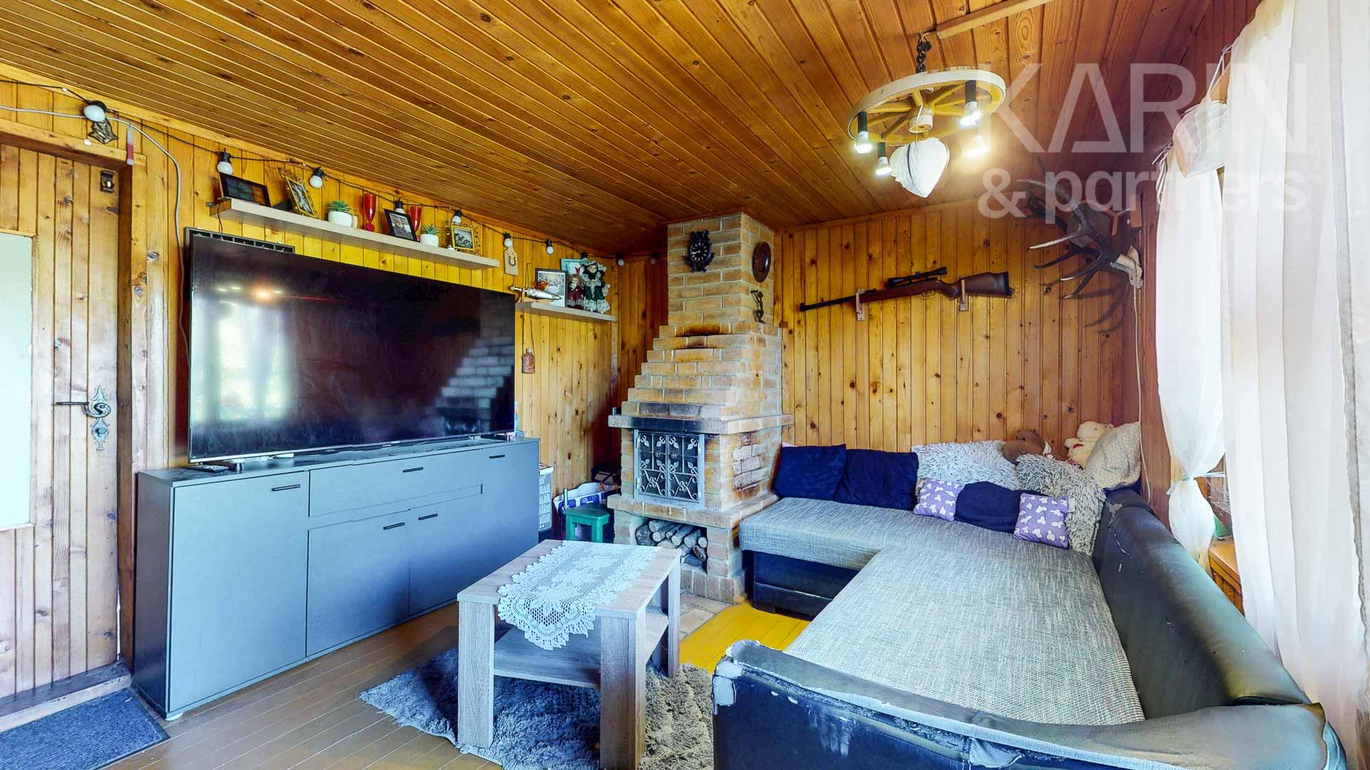 Rekreačná 3-podlažná chata v TOP stave s upraveným pozemkom a panoramatickým výhľadom, Brezno