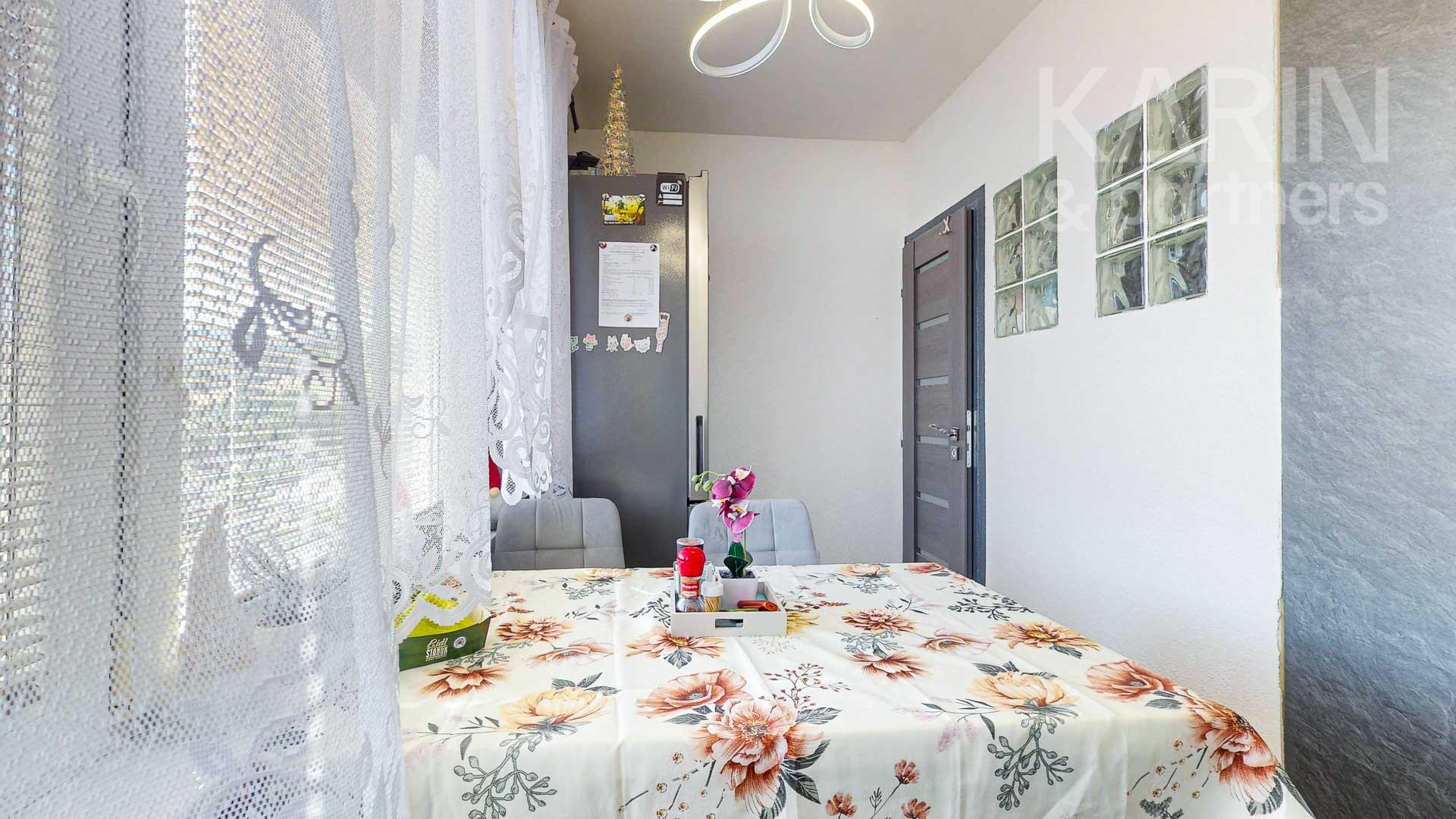 Nadštandardne zrekonštruovaný a plne zariadený 3-izbový byt (pôvodne 2-izbový), Závadka nad Hronom