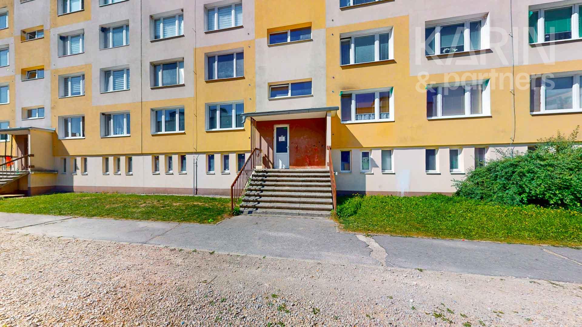 Nadštandardne zrekonštruovaný a plne zariadený 3-izbový byt (pôvodne 2-izbový), Závadka nad Hronom