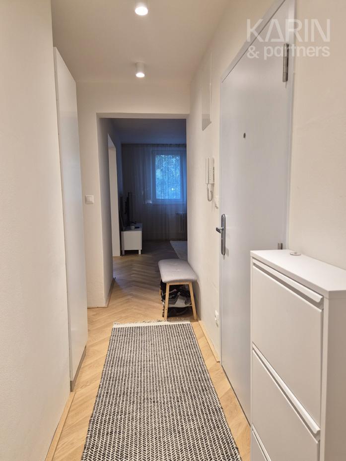 3-izbový zrekonštruovaný byt pri parku,  69 m2, v Modre.