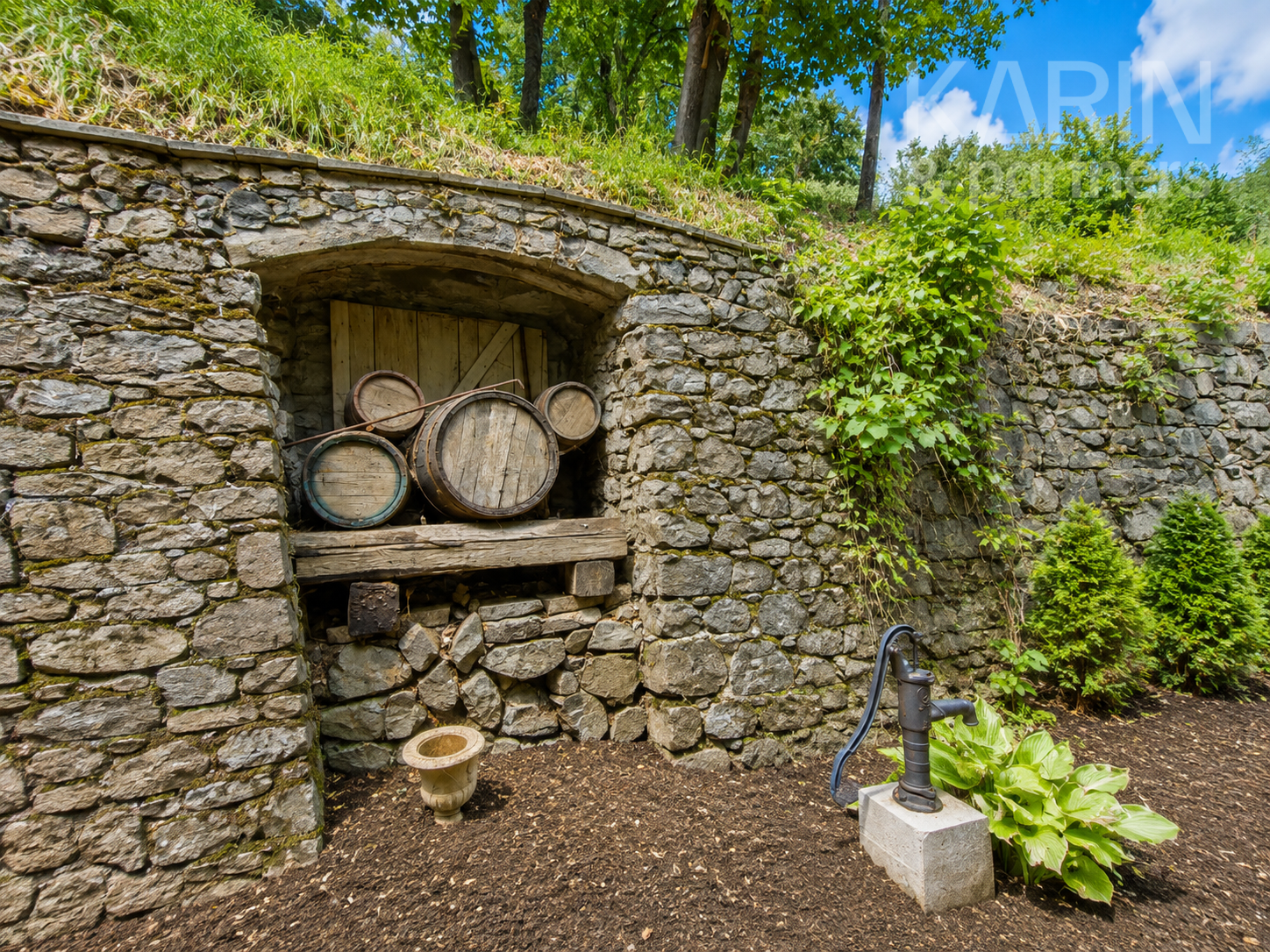 Bývanie s príbehom: Priestranný podkrovný byt v historickom dome Vincentiek