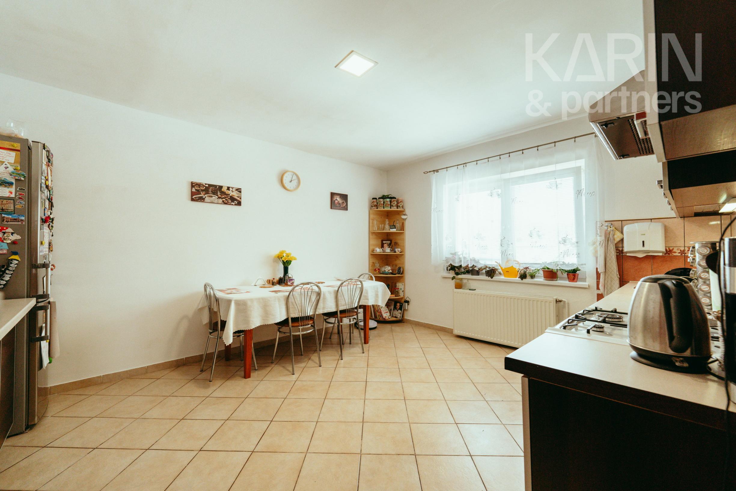 6-IZBOVÝ TEHLOVÝ DOM (NOVÁ STRECHA, KOTOL A SIETE)