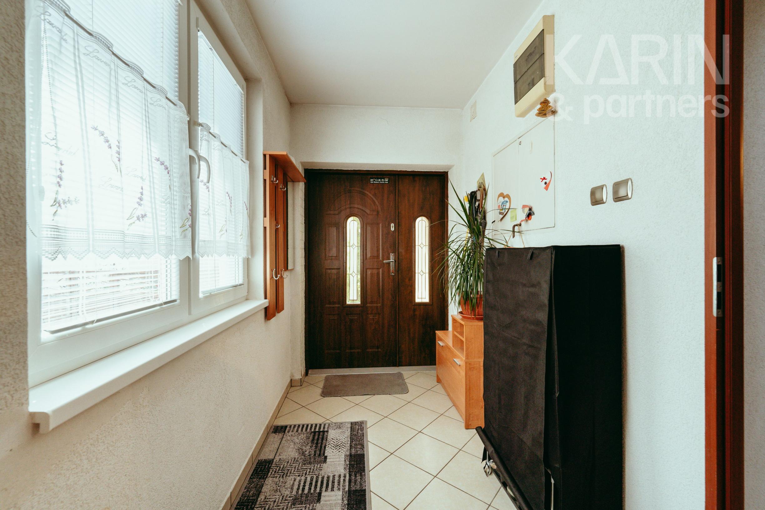 6-IZBOVÝ TEHLOVÝ DOM (NOVÁ STRECHA, KOTOL A SIETE)