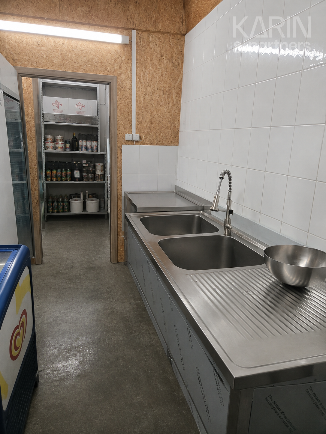 ATRAKTÍVNA REŠTAURÁCIA / PIZZERIA NA PRENÁJOM S ODSTÚPENÍM - ROŽŇAVSKÁ ULICA - BA III