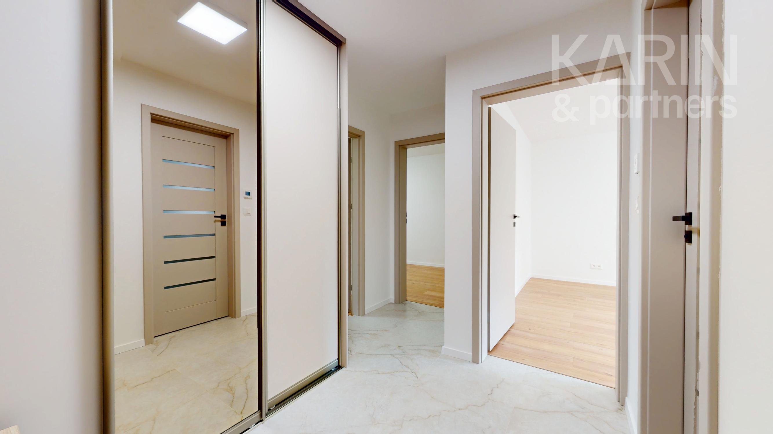 Kompletne zrekonštruovaný 3 izbový byt na predaj - Bratislava - Karlova Ves