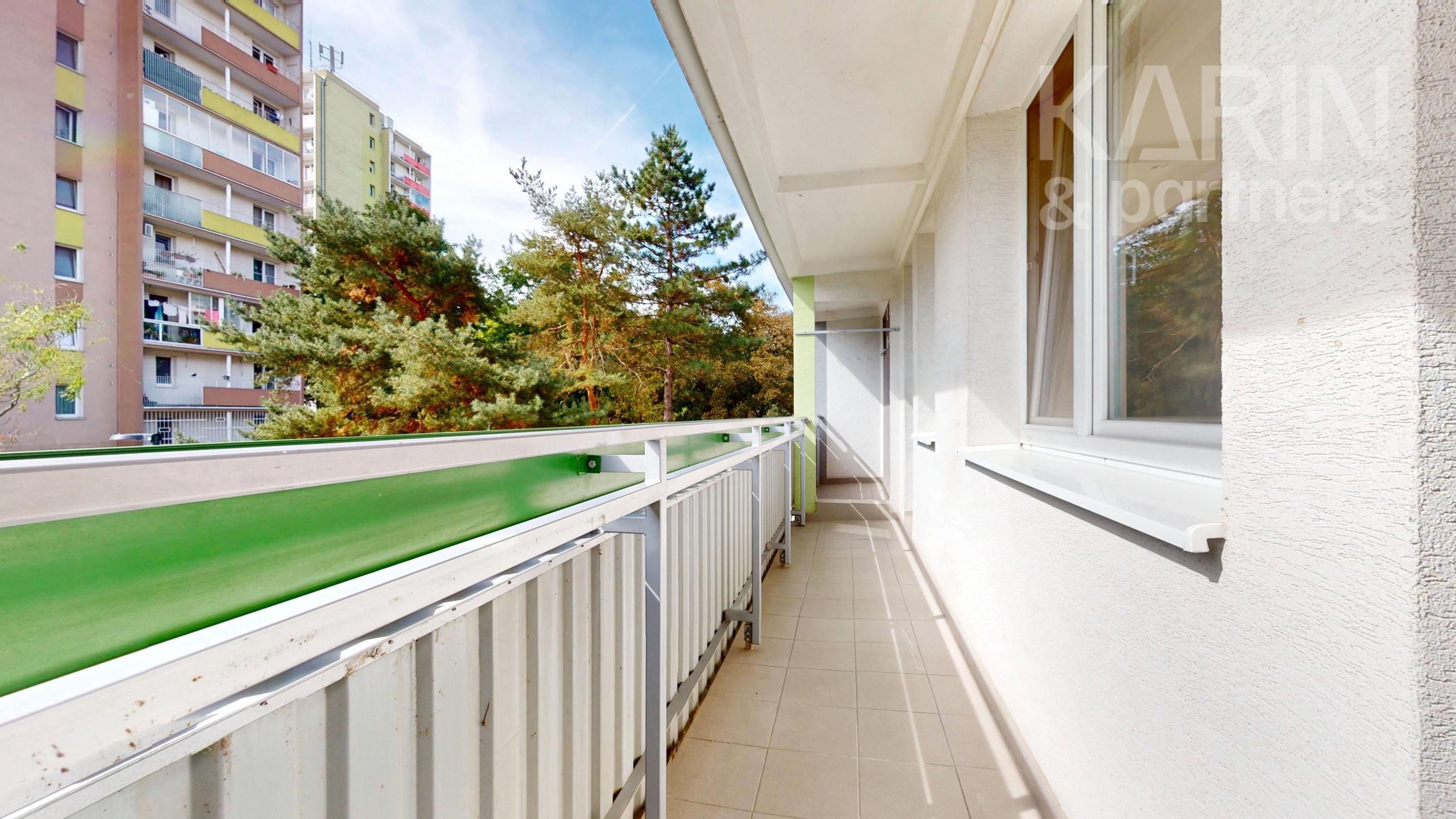 Kompletne zrekonštruovaný 3 izbový byt na predaj - Bratislava - Karlova Ves