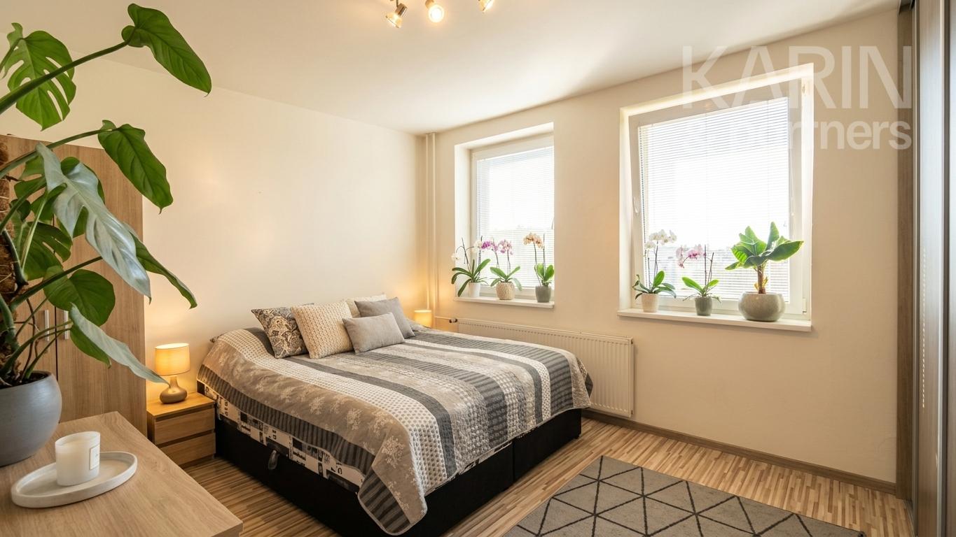 2-izbový byt s balkónom, komorou a klimatizáciou, Nové Zámky – Sídlisko Nábrežie