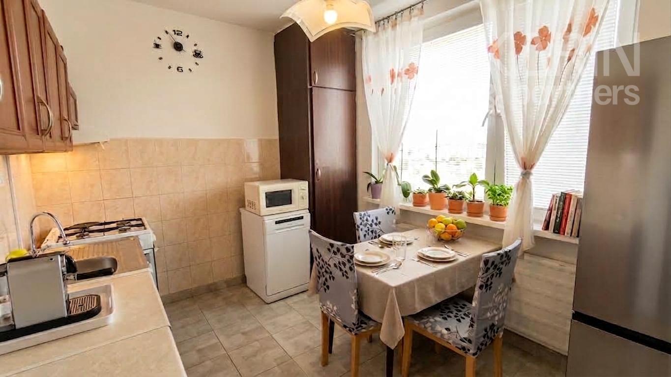 2-izbový byt s balkónom, komorou a klimatizáciou, Nové Zámky – Sídlisko Nábrežie