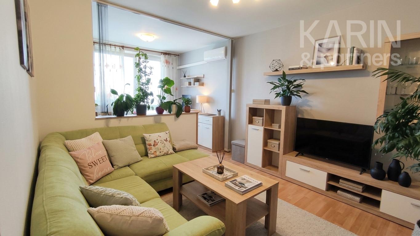 2-izbový byt s balkónom, komorou a klimatizáciou, Nové Zámky – Sídlisko Nábrežie