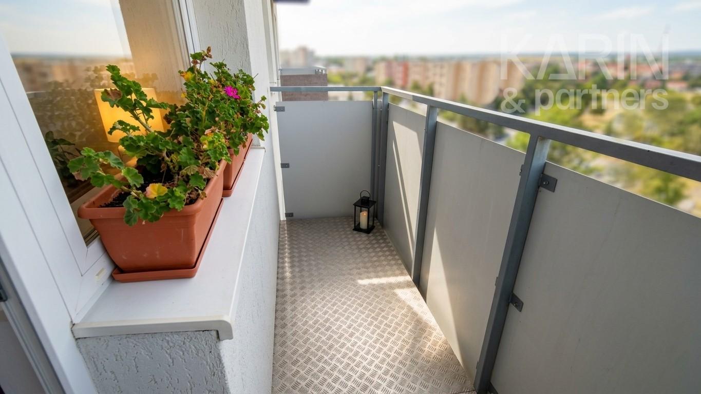 2-izbový byt s balkónom, komorou a klimatizáciou, Nové Zámky – Sídlisko Nábrežie