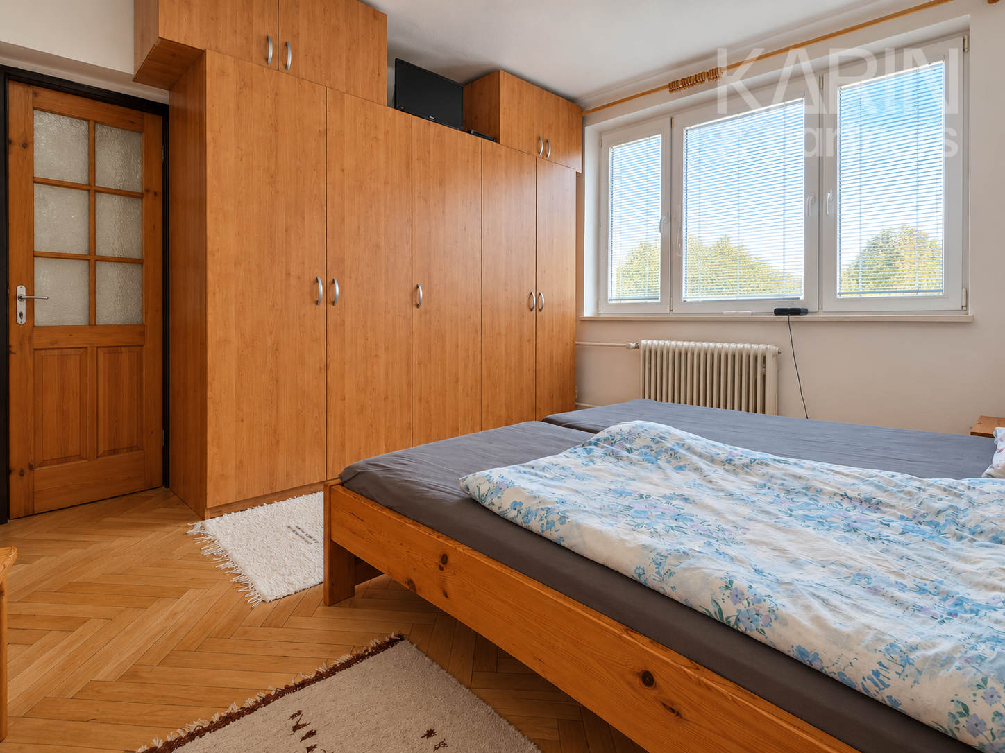 Unikátny 3-izbový byt s balkónom, krbom, vlastným pozemkom (185 m²) a dvoma prístreškami na auto v Medzibrode