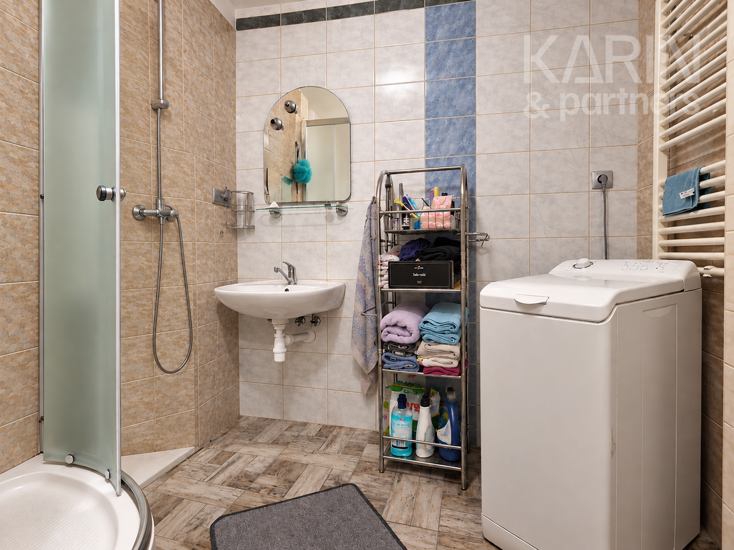Unikátny 3-izbový byt s balkónom, krbom, vlastným pozemkom (185 m²) a dvoma prístreškami na auto v Medzibrode