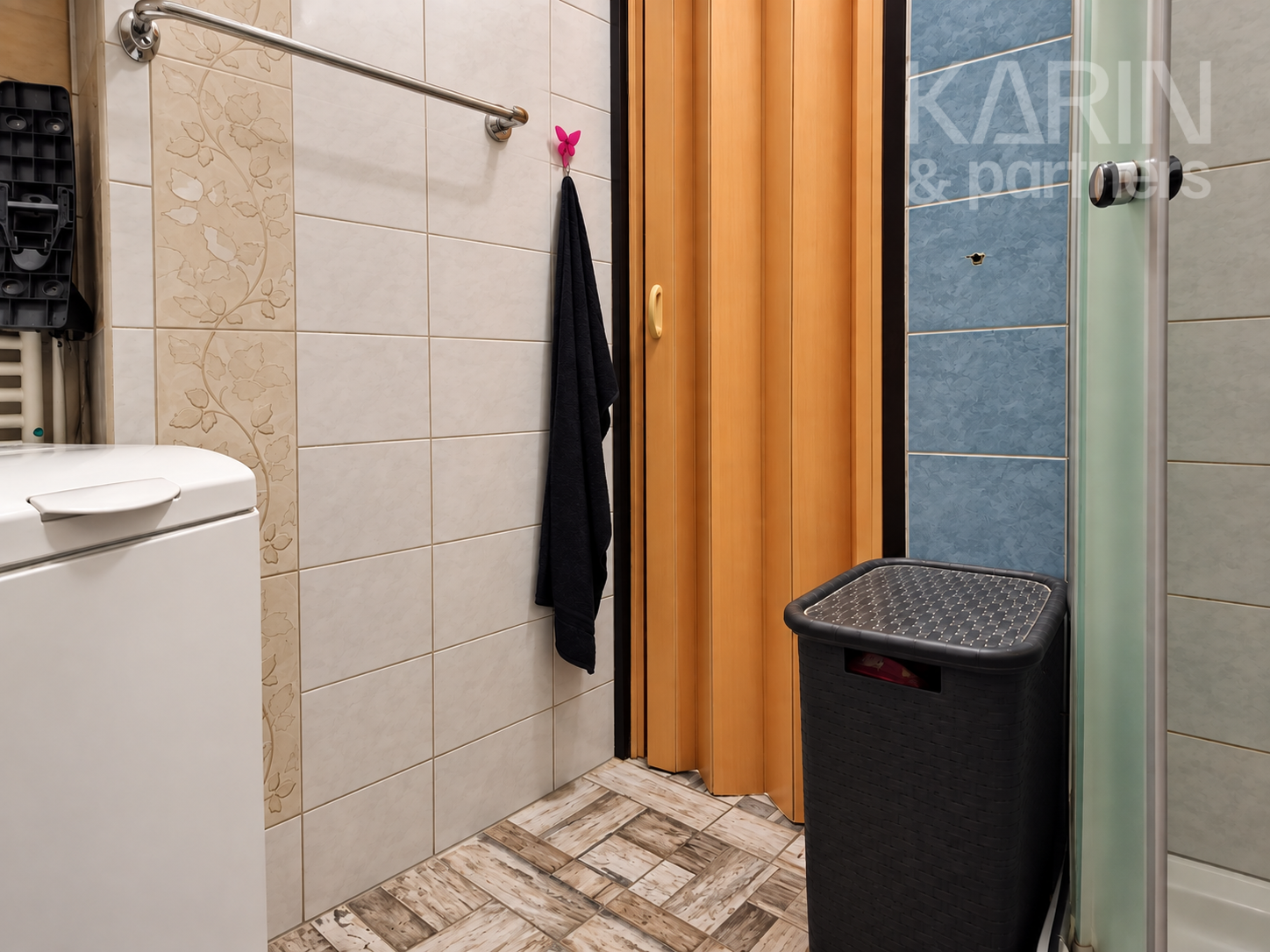 Unikátny 3-izbový byt s balkónom, krbom, vlastným pozemkom (185 m²) a dvoma prístreškami na auto v Medzibrode