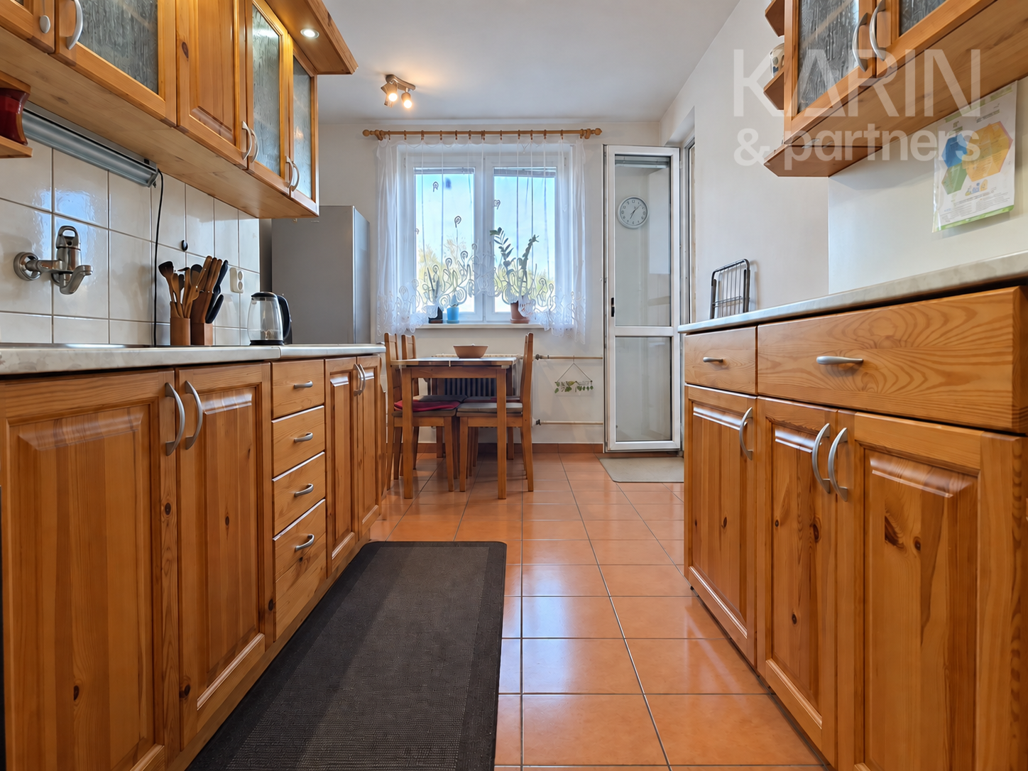 Unikátny 3-izbový byt s balkónom, krbom, vlastným pozemkom (185 m²) a dvoma prístreškami na auto v Medzibrode
