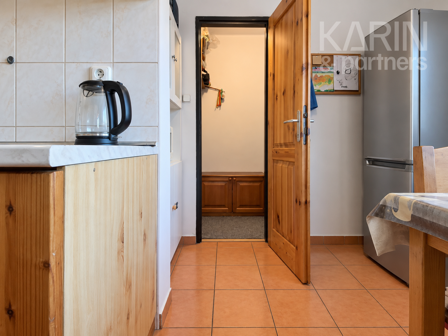 Unikátny 3-izbový byt s balkónom, krbom, vlastným pozemkom (185 m²) a dvoma prístreškami na auto v Medzibrode