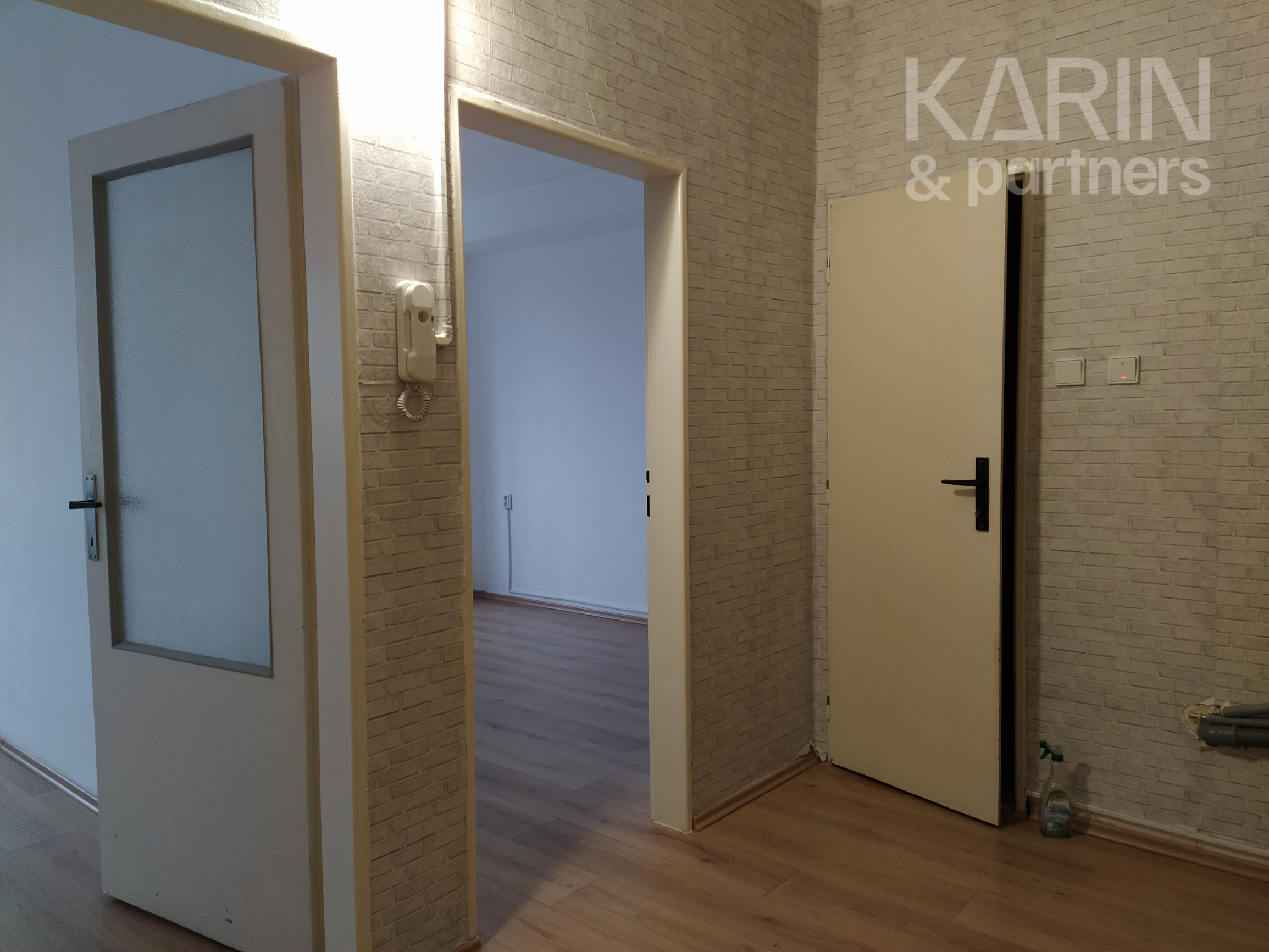 EN: 190.-€/ izba/ 1 osoba/ mesiac! Prenájom miestnosť 15m2 Bulharská ul., BA II., Trnávka.