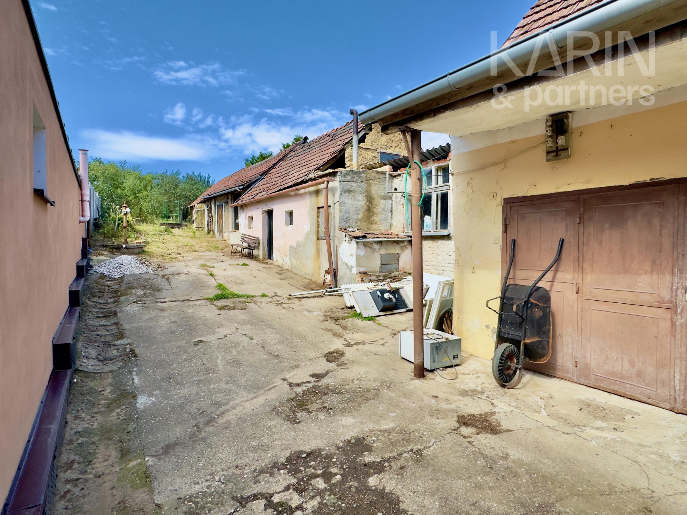 4-izbový dom v Chropove s veľkým pozemkom na predaj
