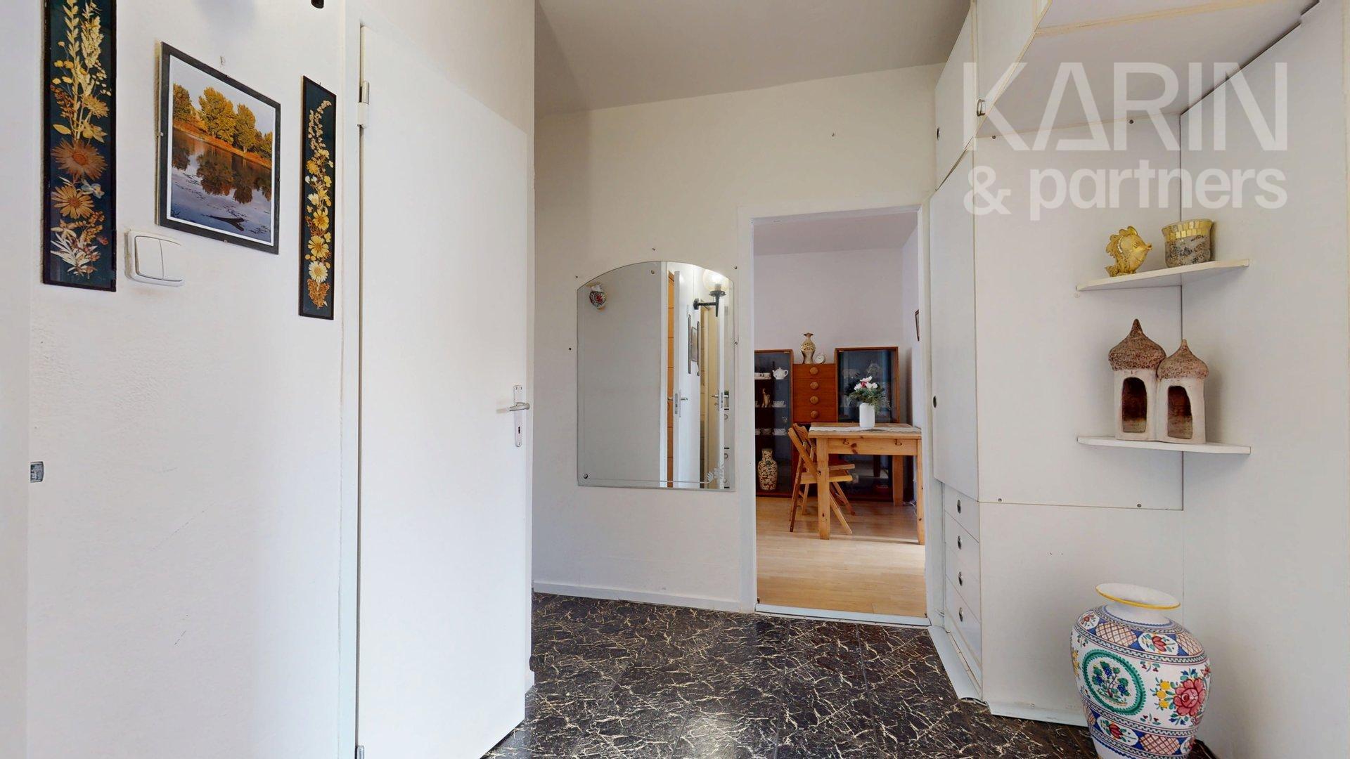 SVETLÝ KOMPLETNE ZARIADENÝ 3I BYT S PRESKLENOU LODŽIOU A PIVNICOU