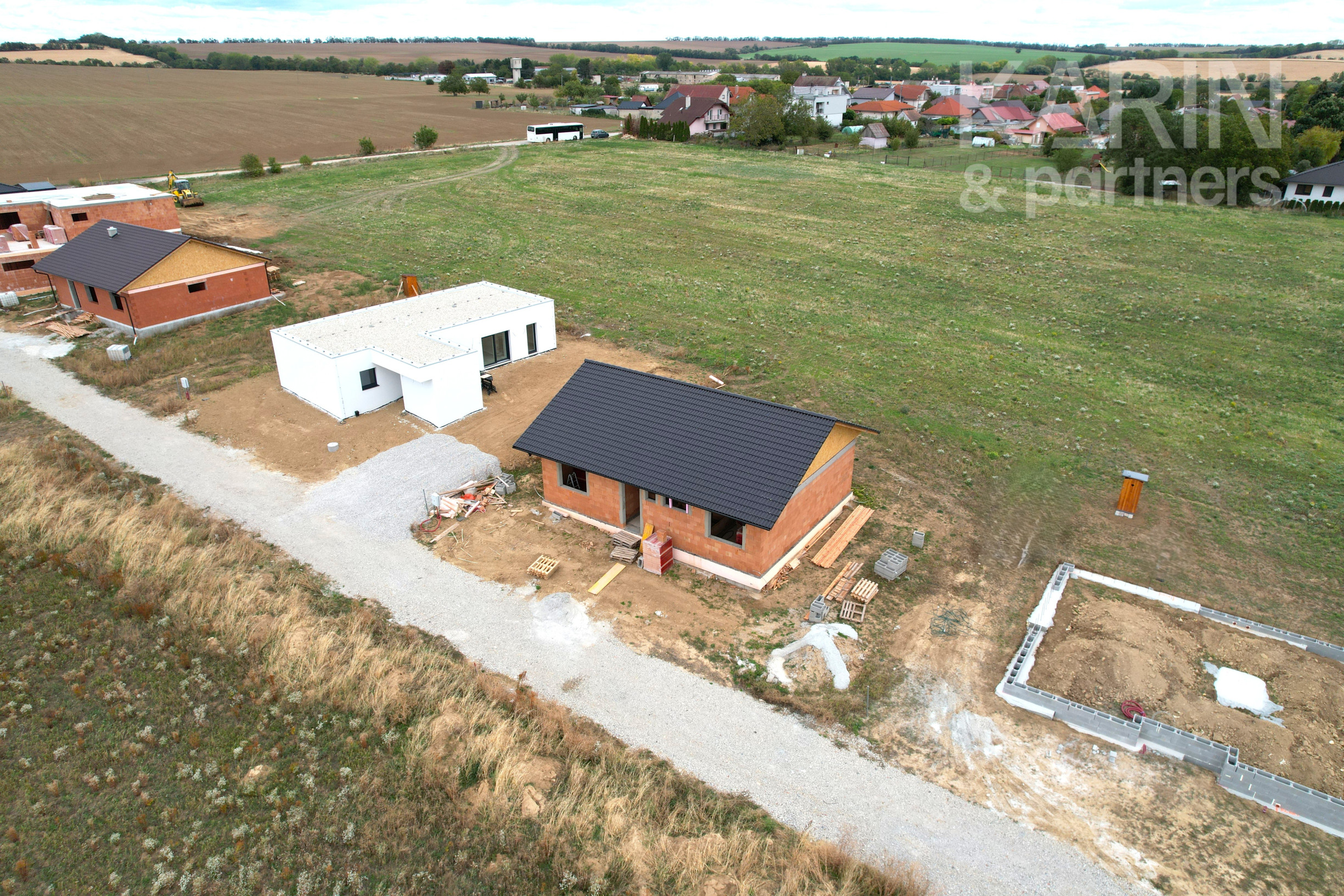 4-izbový tehlový bungalov v obci Golianovo - REZERVOVANÝ