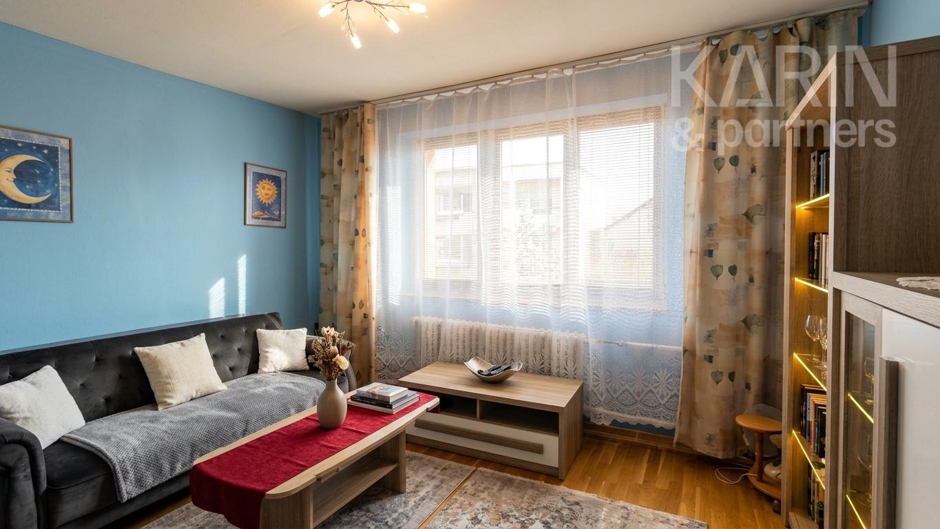 EXKLUZÍVNE: Rodinný dom 8izbový, zasklená terasa, garáž, Dvory nad Žitavou