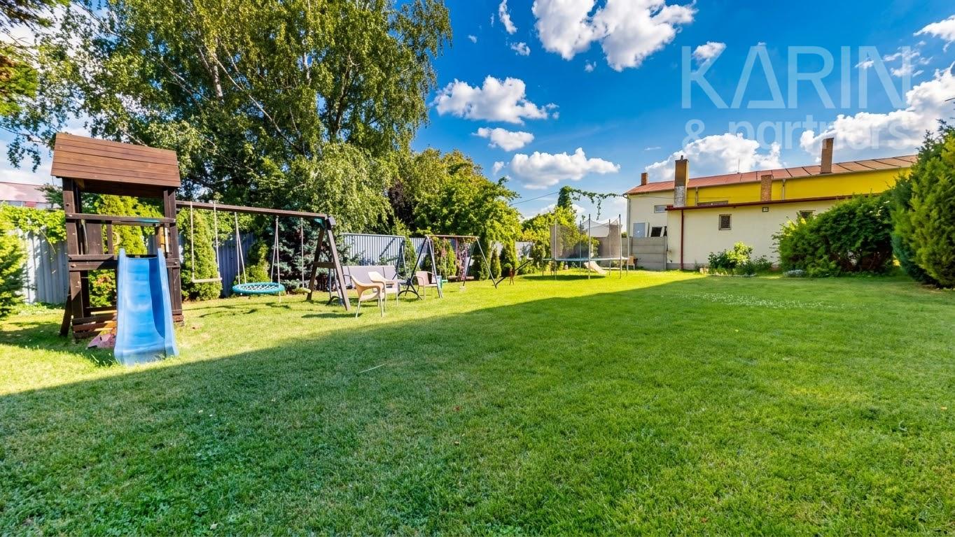 NA PREDAJ: 3-izbový byt s terasou a balkónom v pokojných Hubiciach