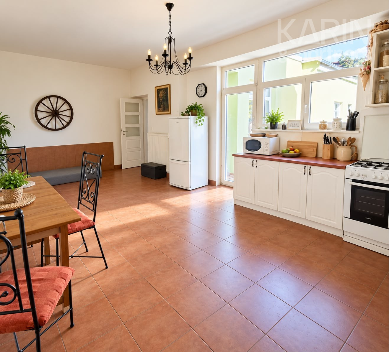 PREDAJ: 5 IZBOVÝ RODINNÝ DOM - 405 M2 POZEMOK - BRATISLAVA - NOVÉ MESTO