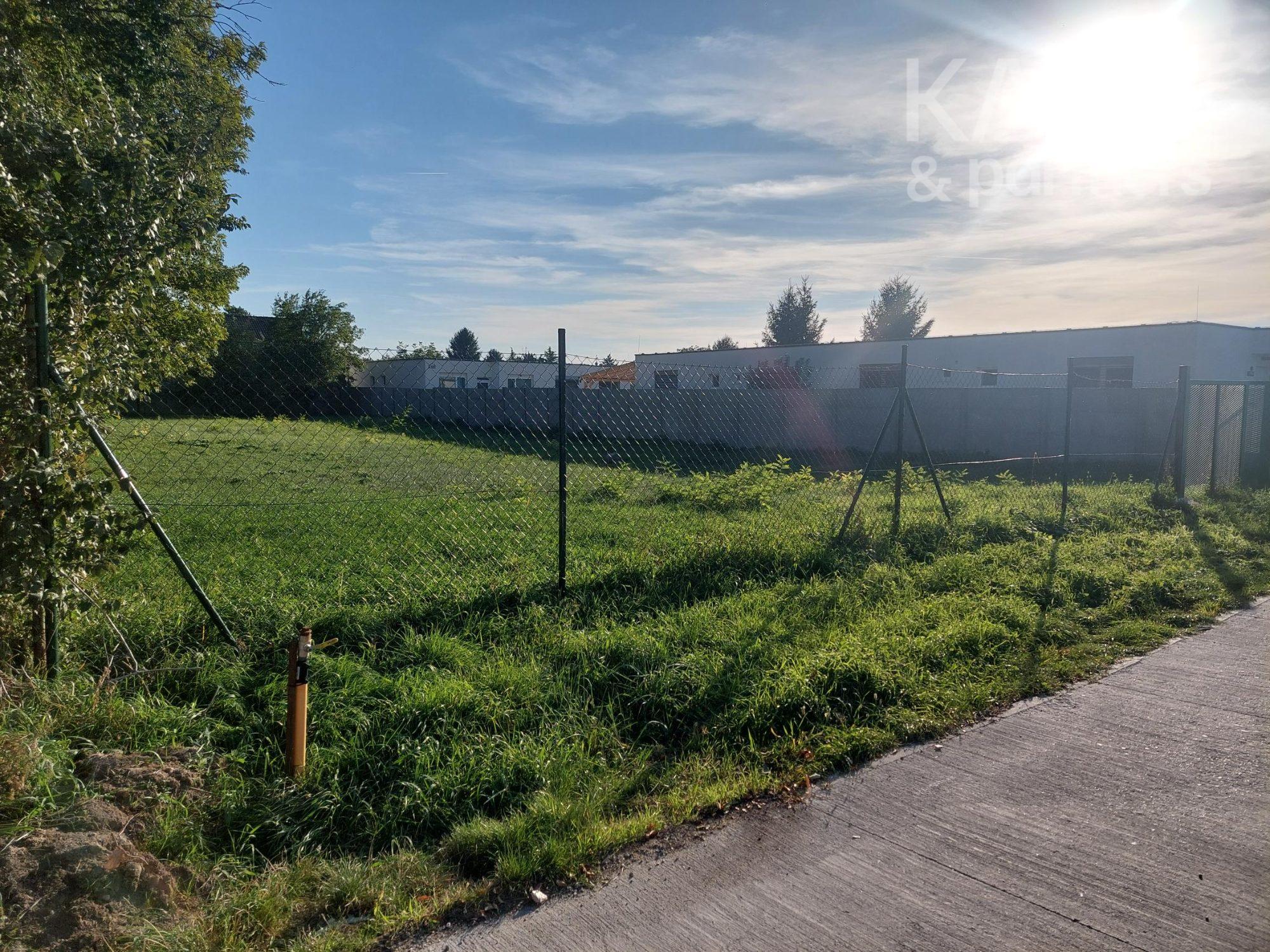 Veľkorysý stavebný pozemok 1 116 m2, všetky inžinierske siete